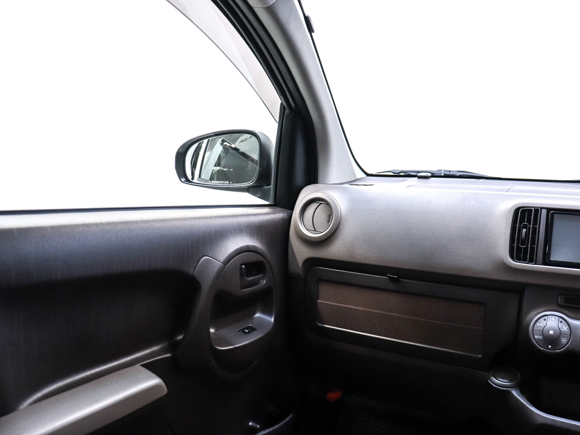 Daihatsu Boon 2014 14