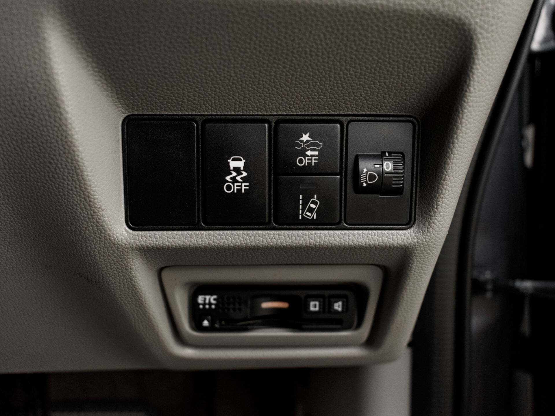 Купить Honda Stepwgn Spada 1.5 CVT (150 л.с.), 2018 в Екатеренбурге