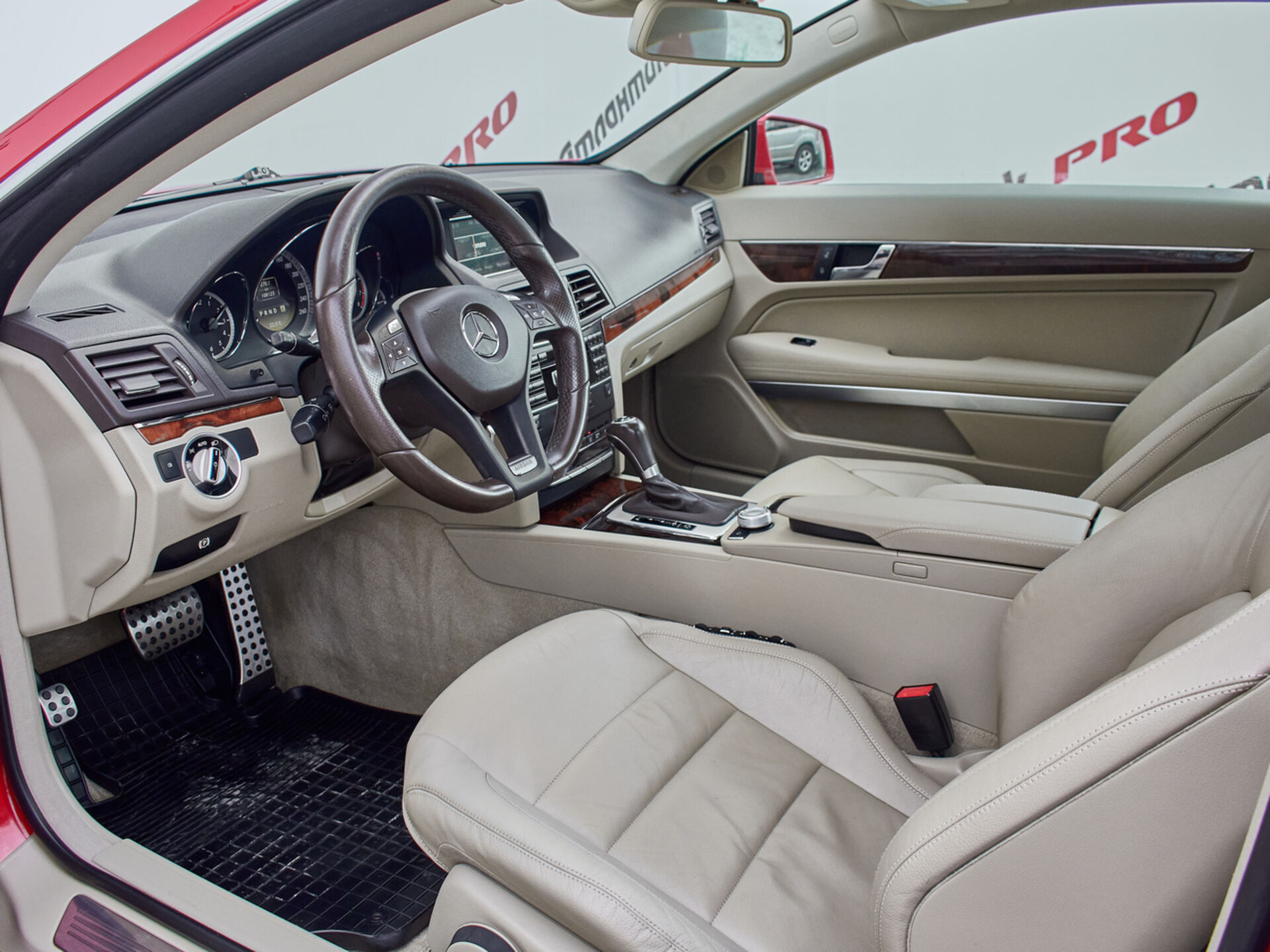 Купить Mercedes-Benz E-Класс 200 7G-Tronic 1.8 AT (184 л.с.), 2012 в Екатеренбурге
