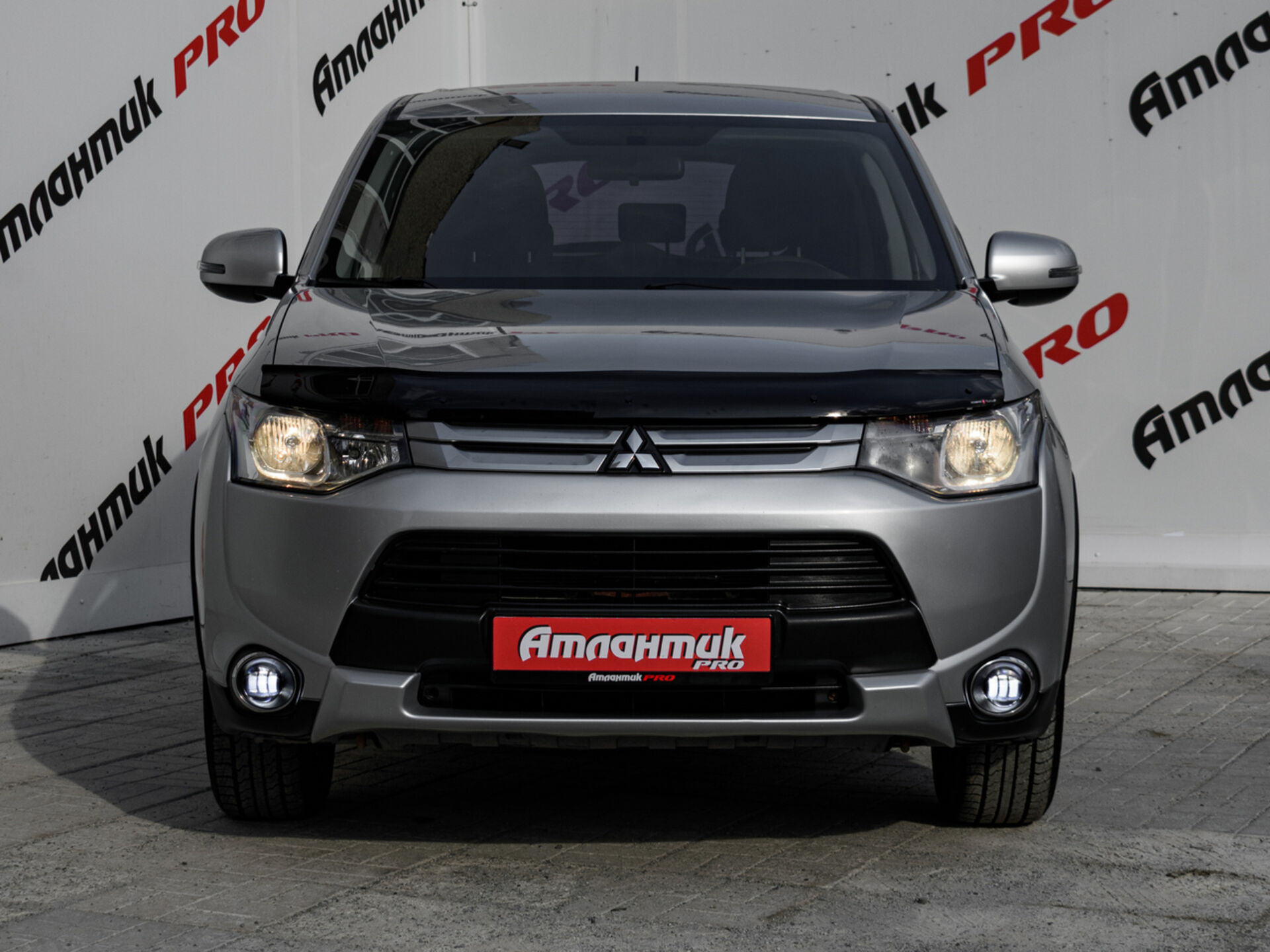 Купить Mitsubishi Outlander 2.0 CVT (146 л.с.) 4WD, 2014 в Екатеренбурге
