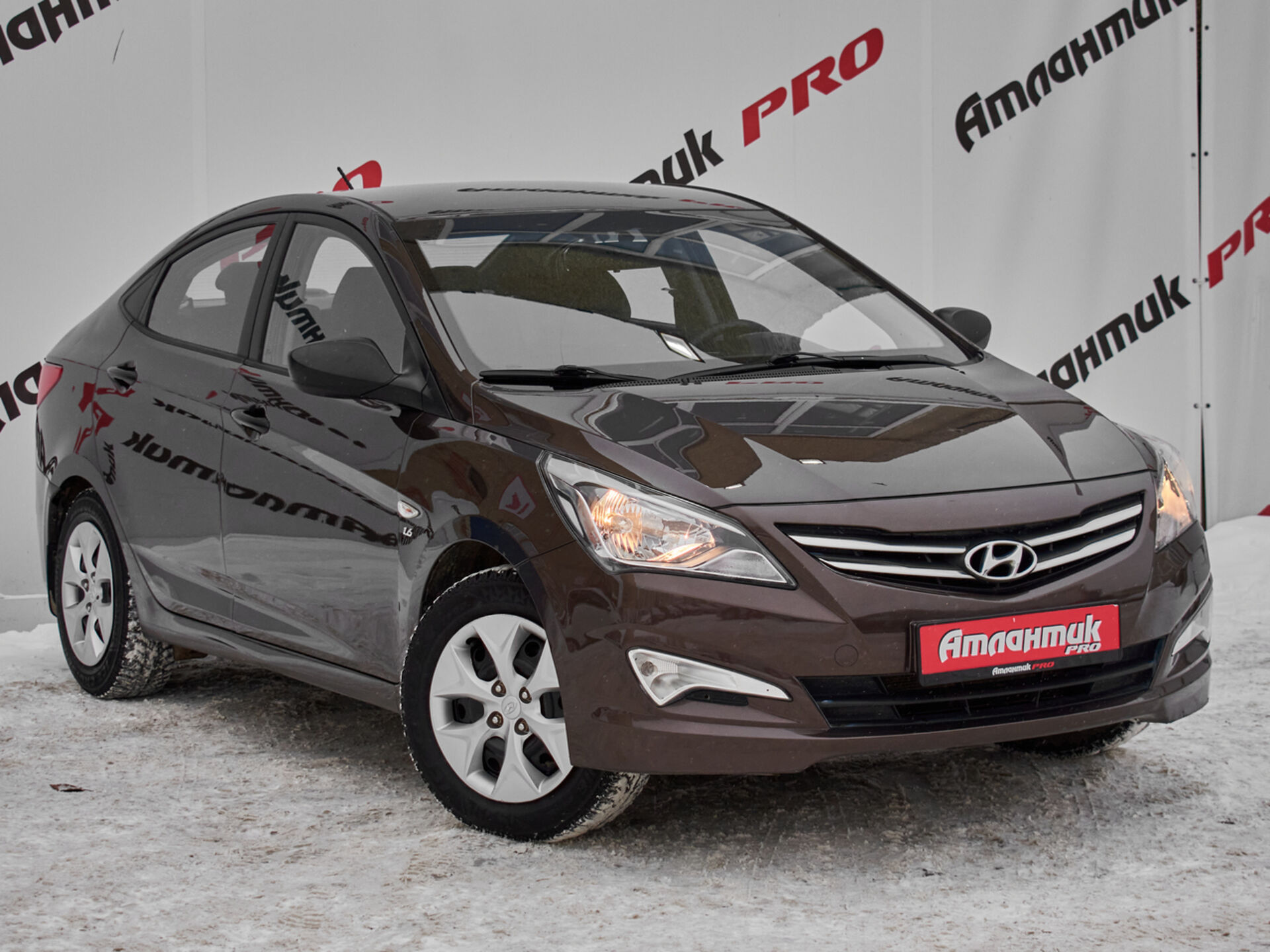 Купить Hyundai Solaris 1.6 AT (123 л.с.), 2015 в Екатеренбурге