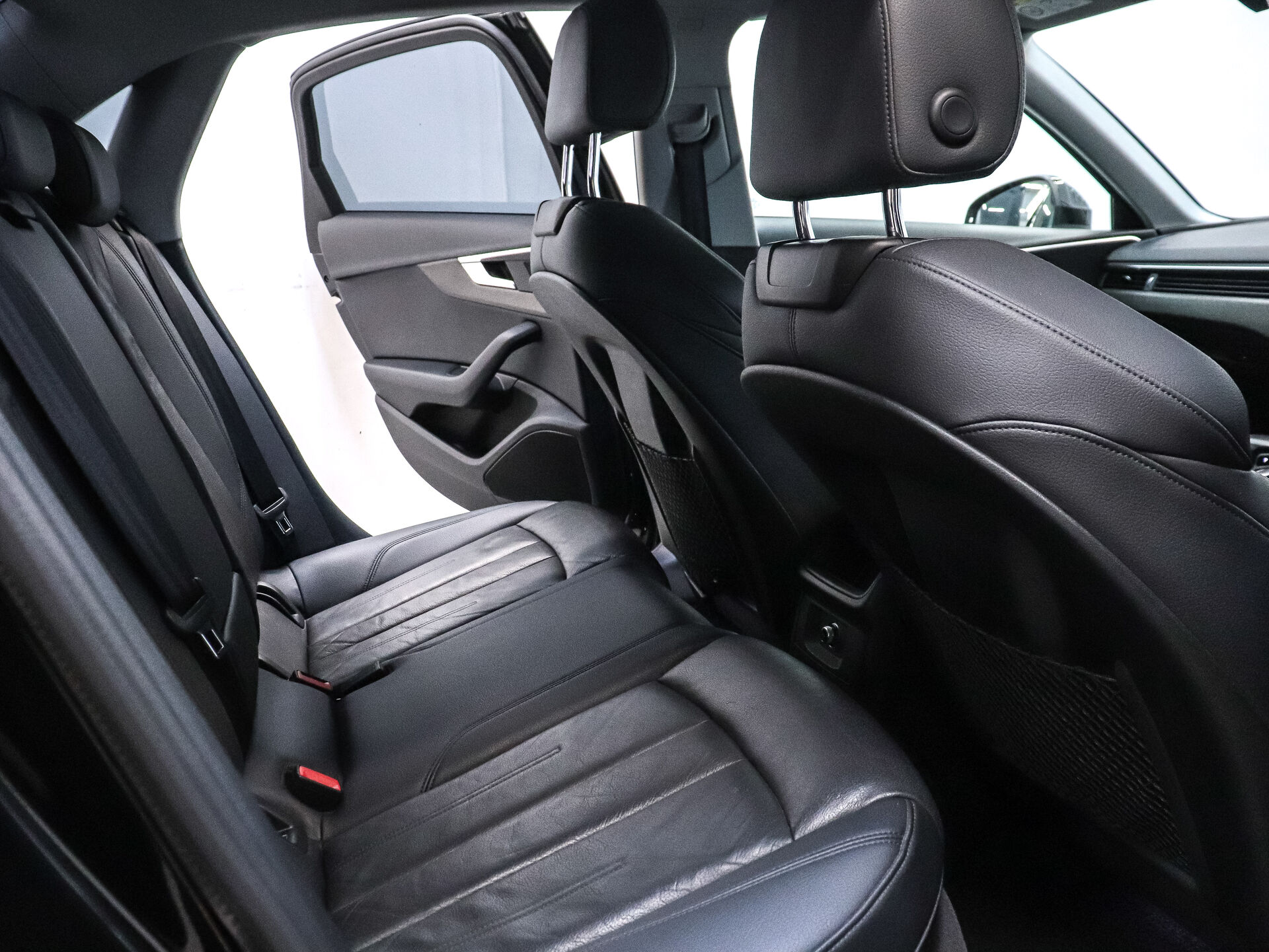 Audi A4 2017 26
