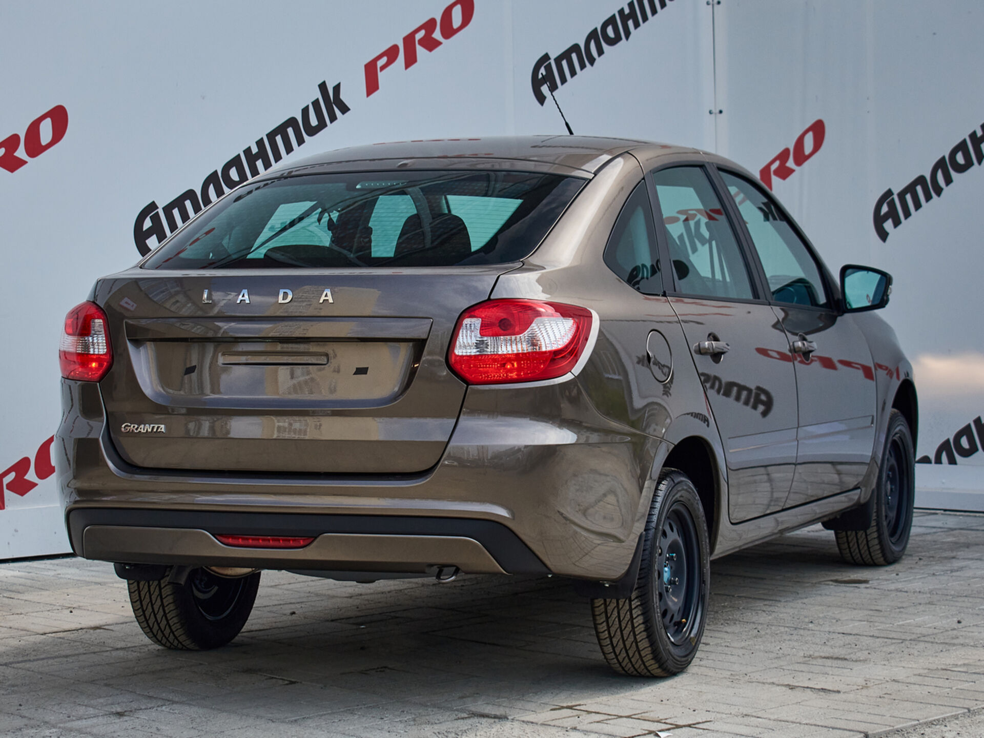 Купить Lada (ВАЗ) Granta 1.6 MT (90 л.с.), 2025 в Екатеренбурге