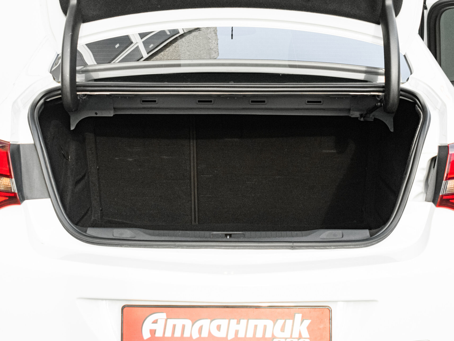 Купить Opel Astra 1.6 MT (115 л.с.), 2013 в Екатеренбурге