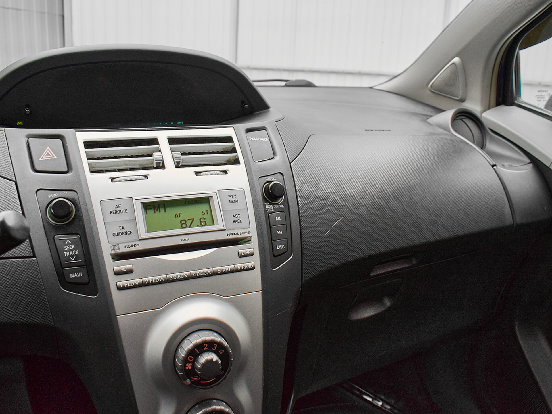 Купить Toyota Yaris Multimode 1.3 AMT (87 л.с.), 2006 в Екатеренбурге