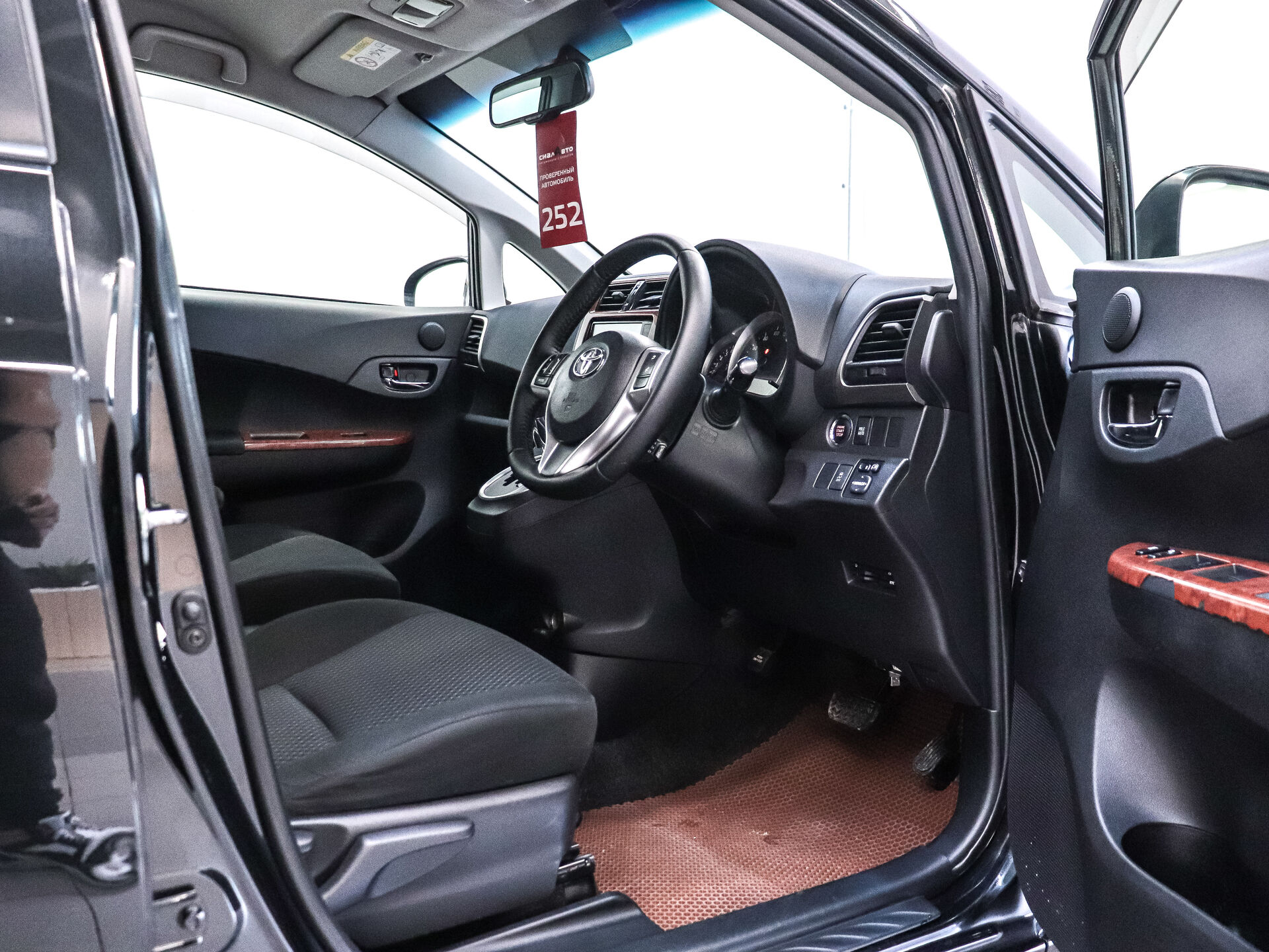 Toyota Ractis 2016 5