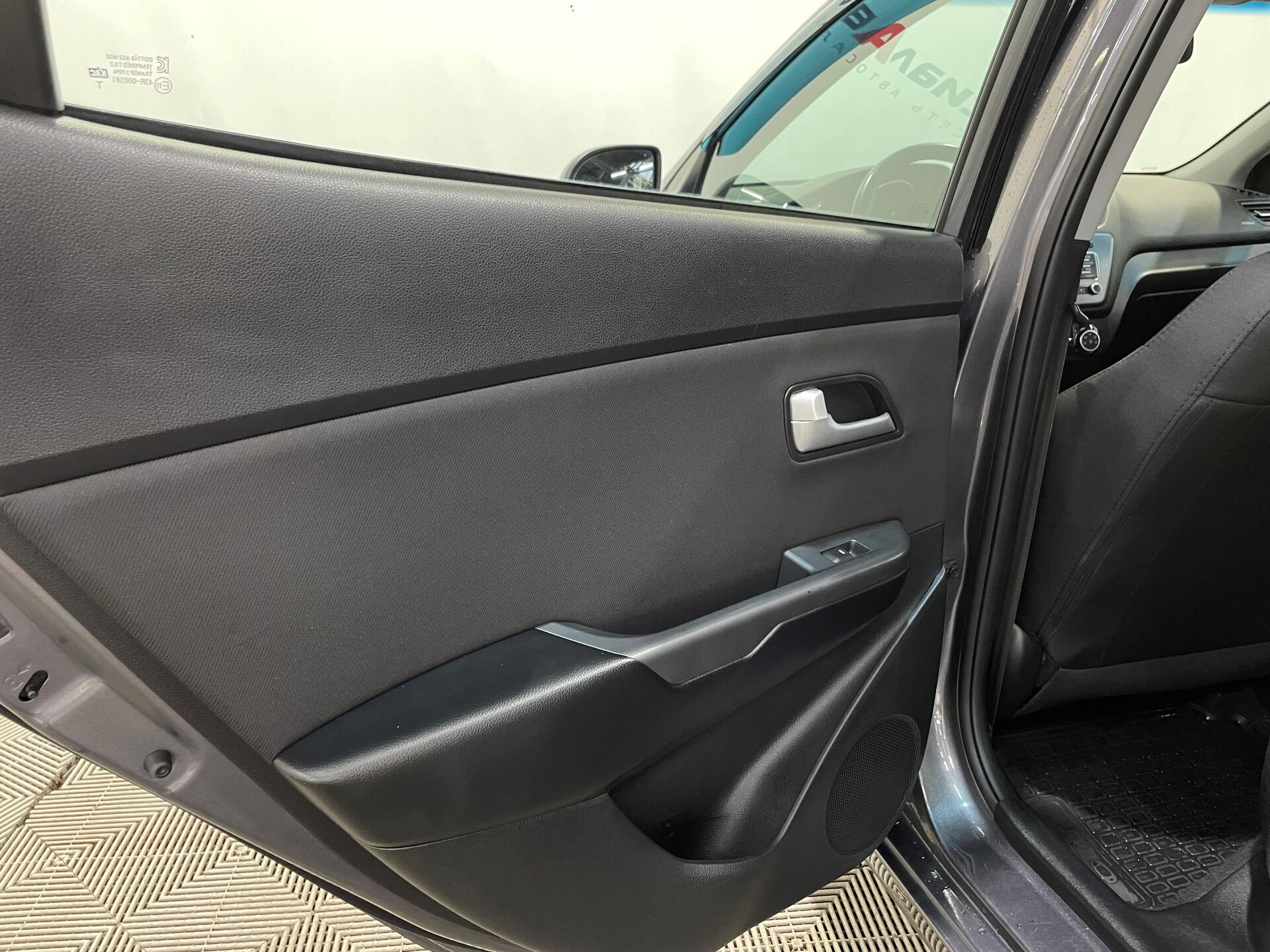 Kia Rio 2015 9