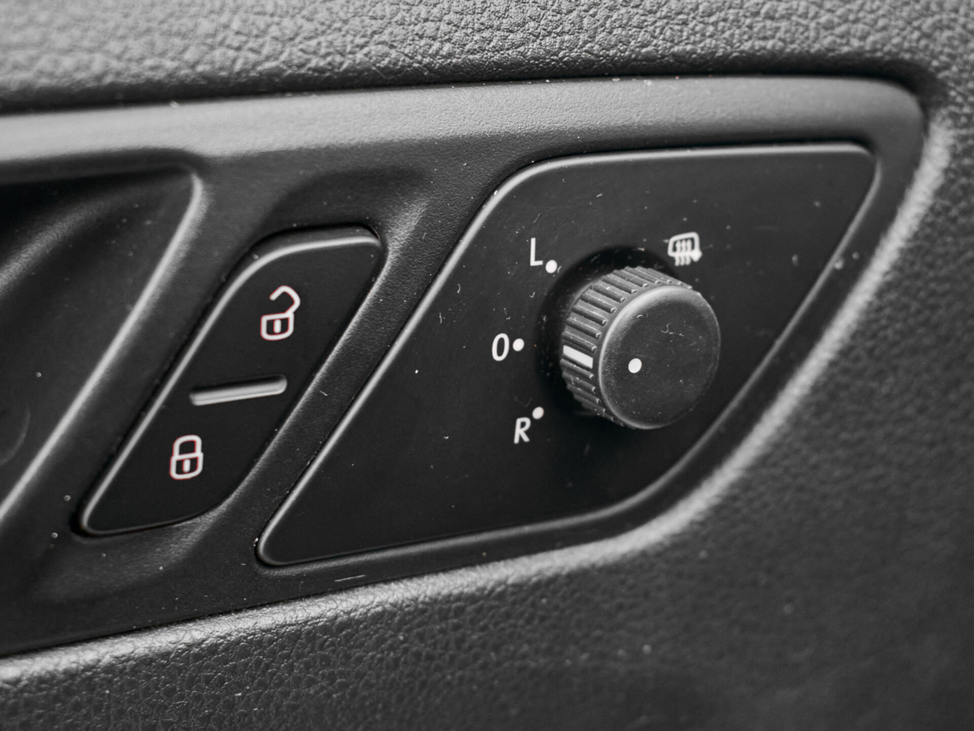 Купить Volkswagen Jetta 1.6 AT (105 л.с.), 2013 в Екатеренбурге