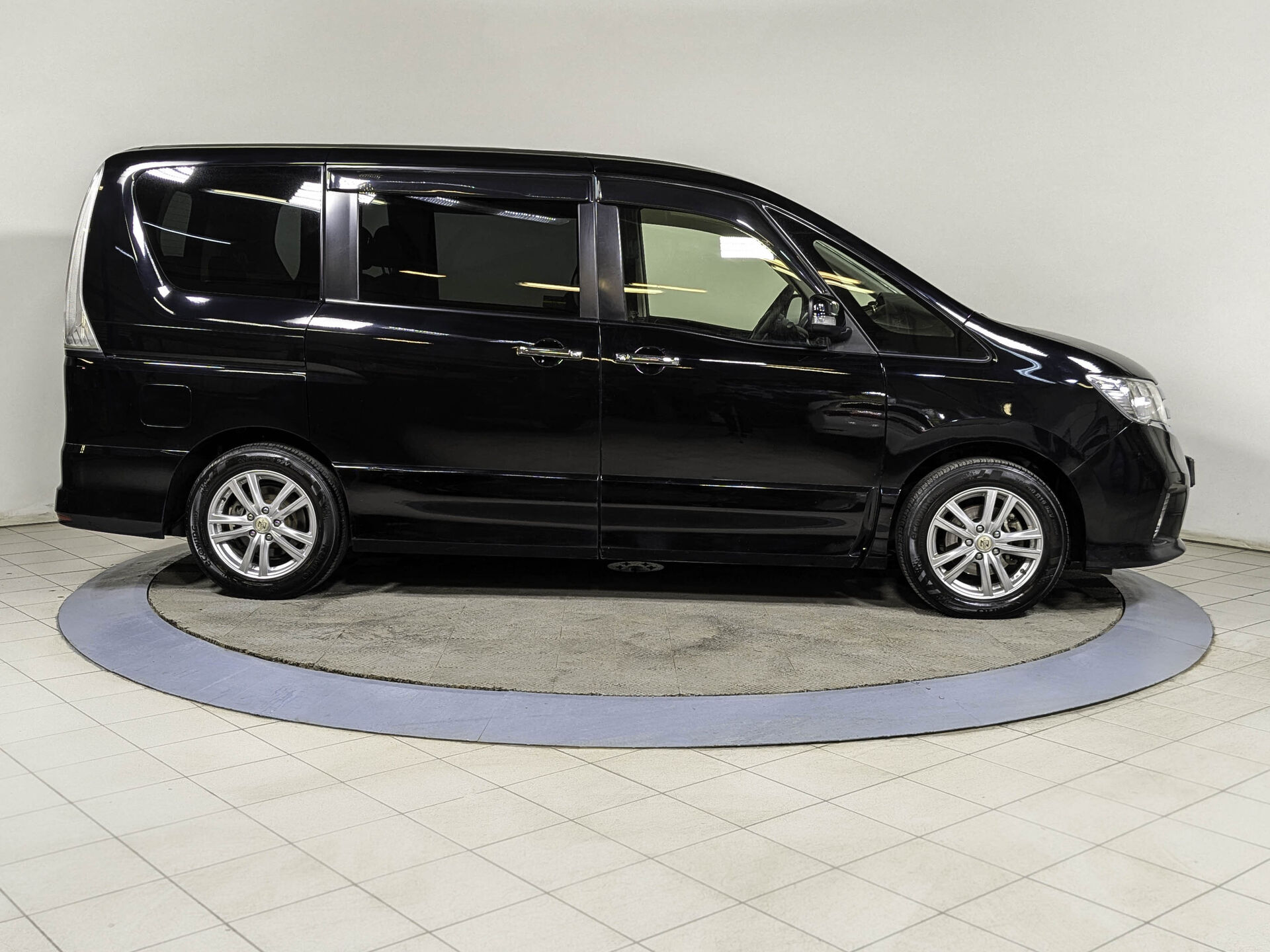 Nissan Serena Nissan Serena