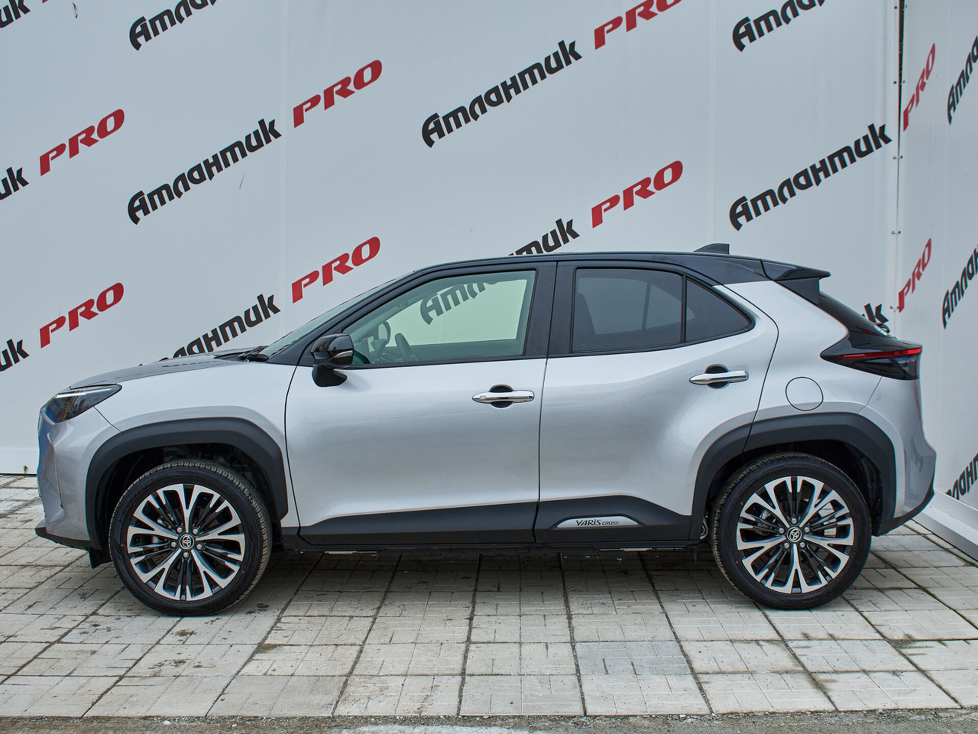 Купить Toyota Yaris Cross 1.5 CVT (120 л.с.), 2020 в Екатеренбурге