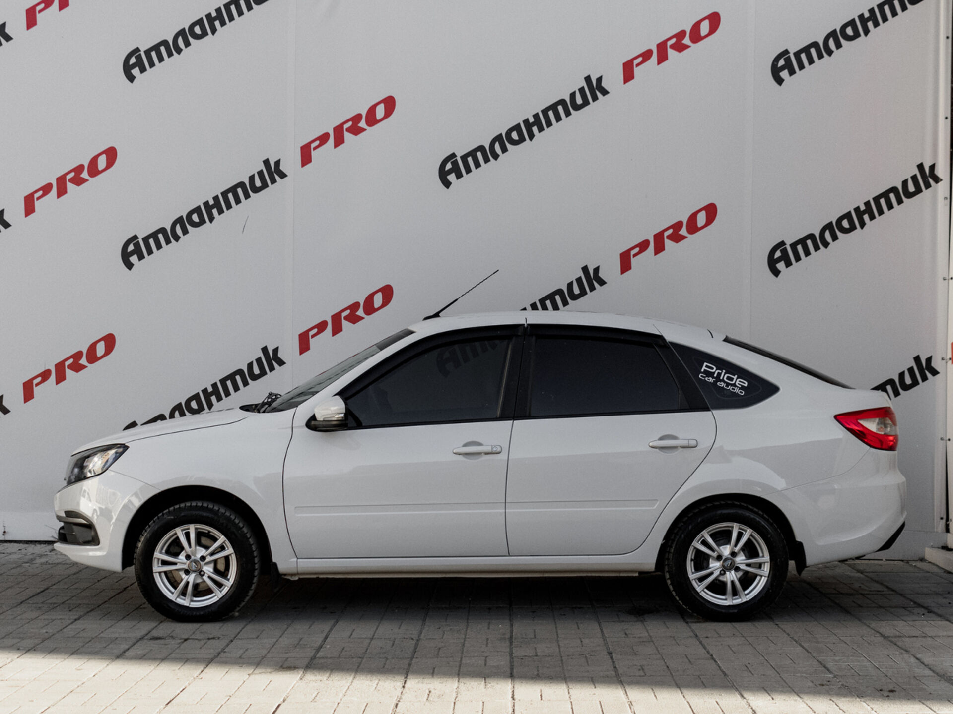 Купить Lada (ВАЗ) Granta 1.6 MT (90 л.с.), 2022 в Екатеренбурге