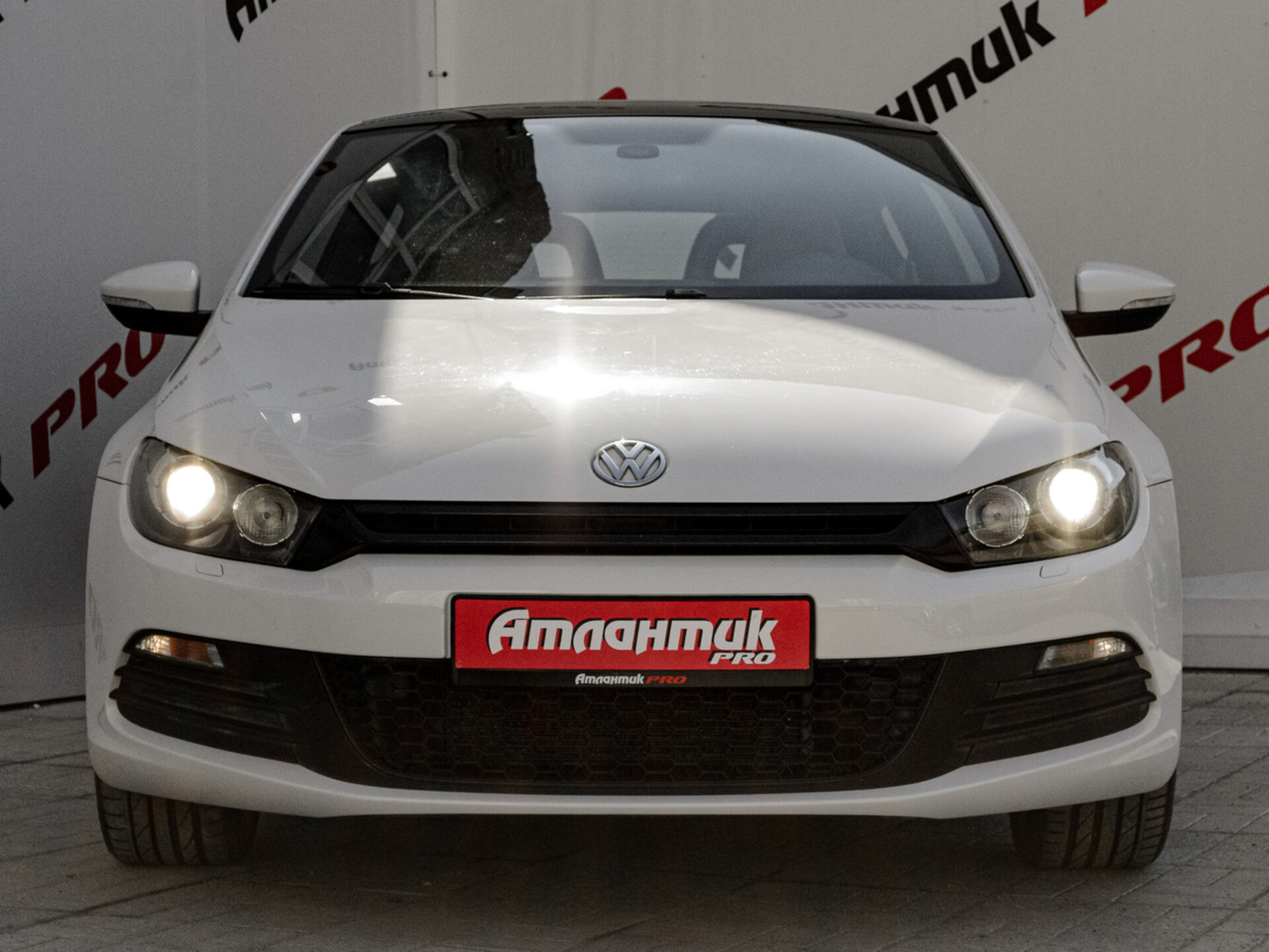 Купить Volkswagen Scirocco 2.0 AMT (211 л.с.), 2011 в Екатеренбурге