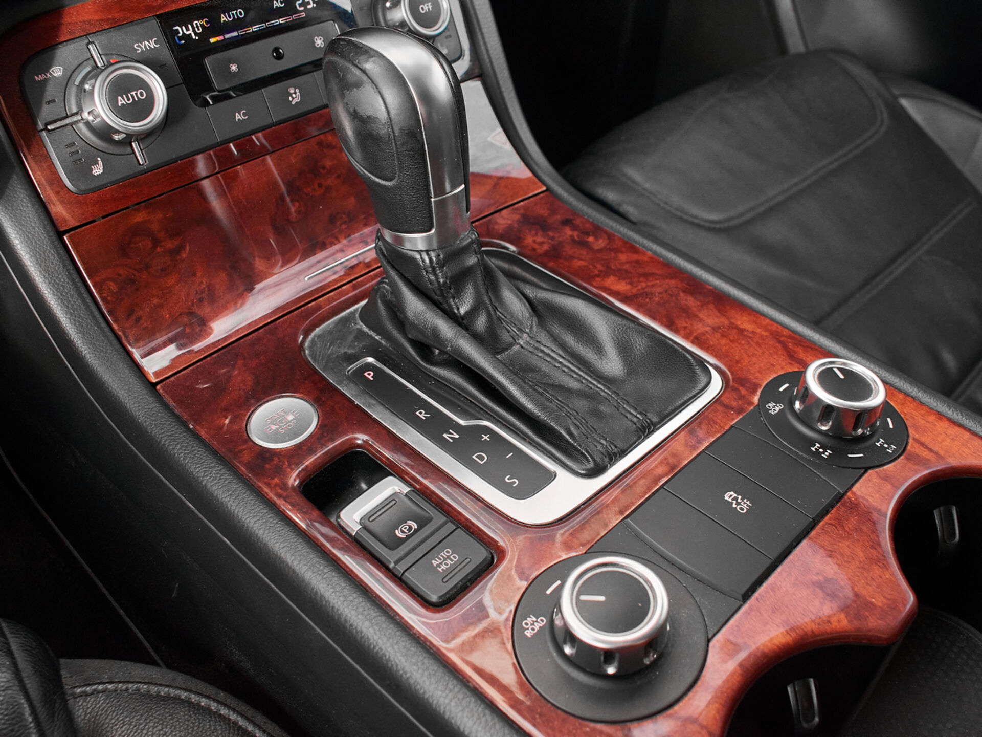 Купить Volkswagen Touareg 3.0d AT (204 л.с.) 4WD, 2011 в Екатеренбурге