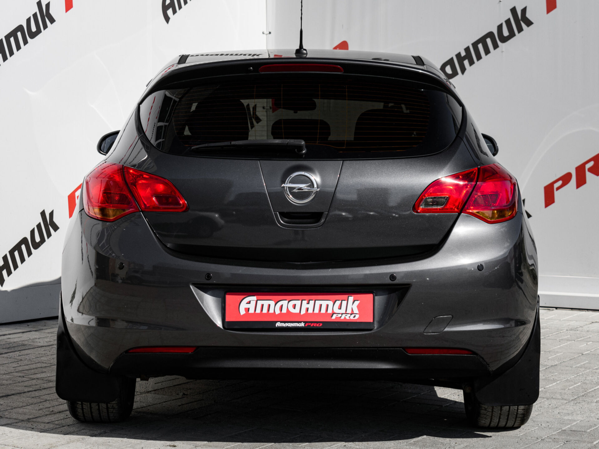 Купить Opel Astra 1.6 AT (115 л.с.), 2010 в Екатеренбурге