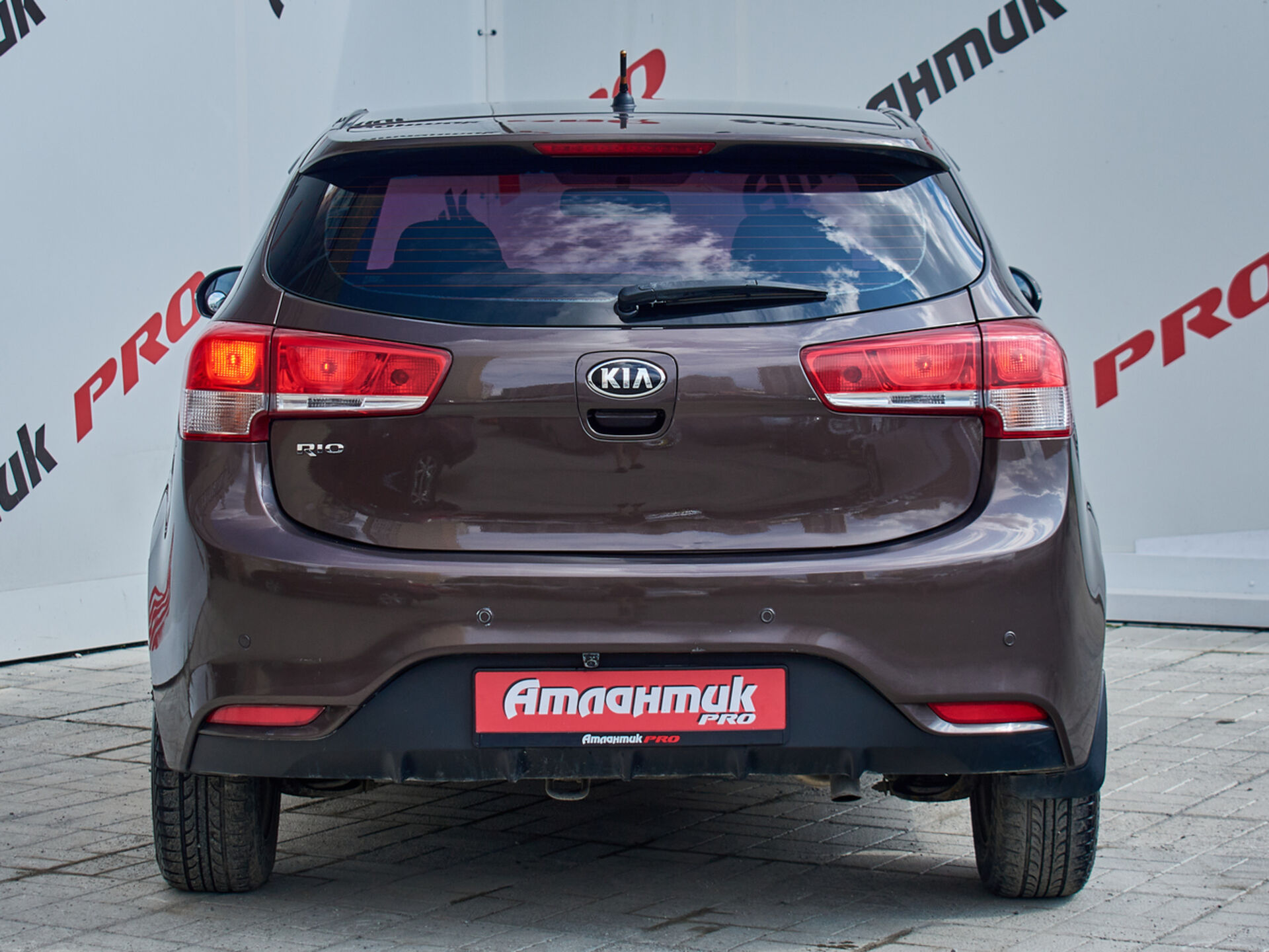 Купить Kia Rio 1.6 AT (123 л.с.), 2016 в Екатеренбурге