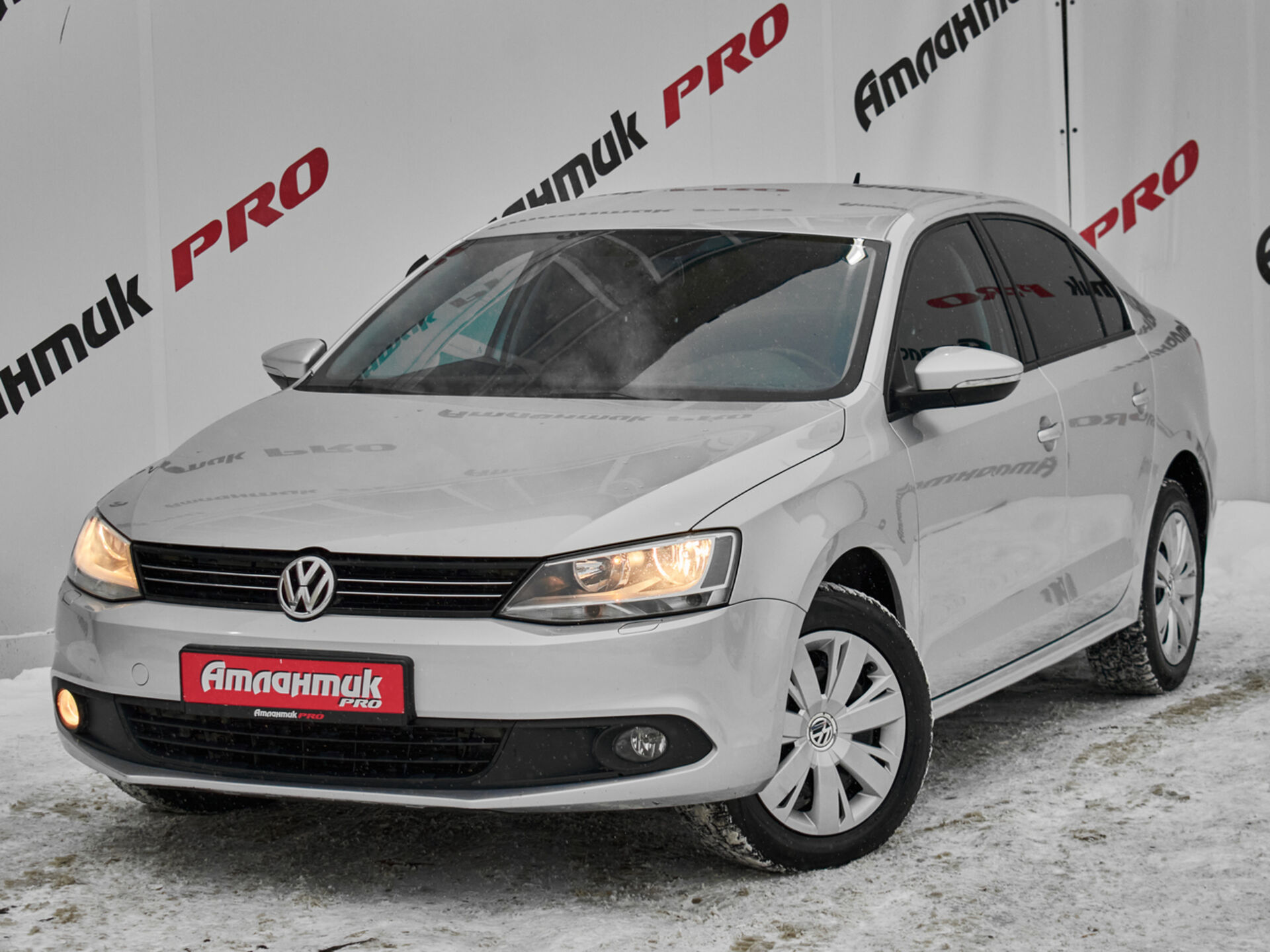 Купить Volkswagen Jetta 1.6 AT (105 л.с.), 2013 в Екатеренбурге