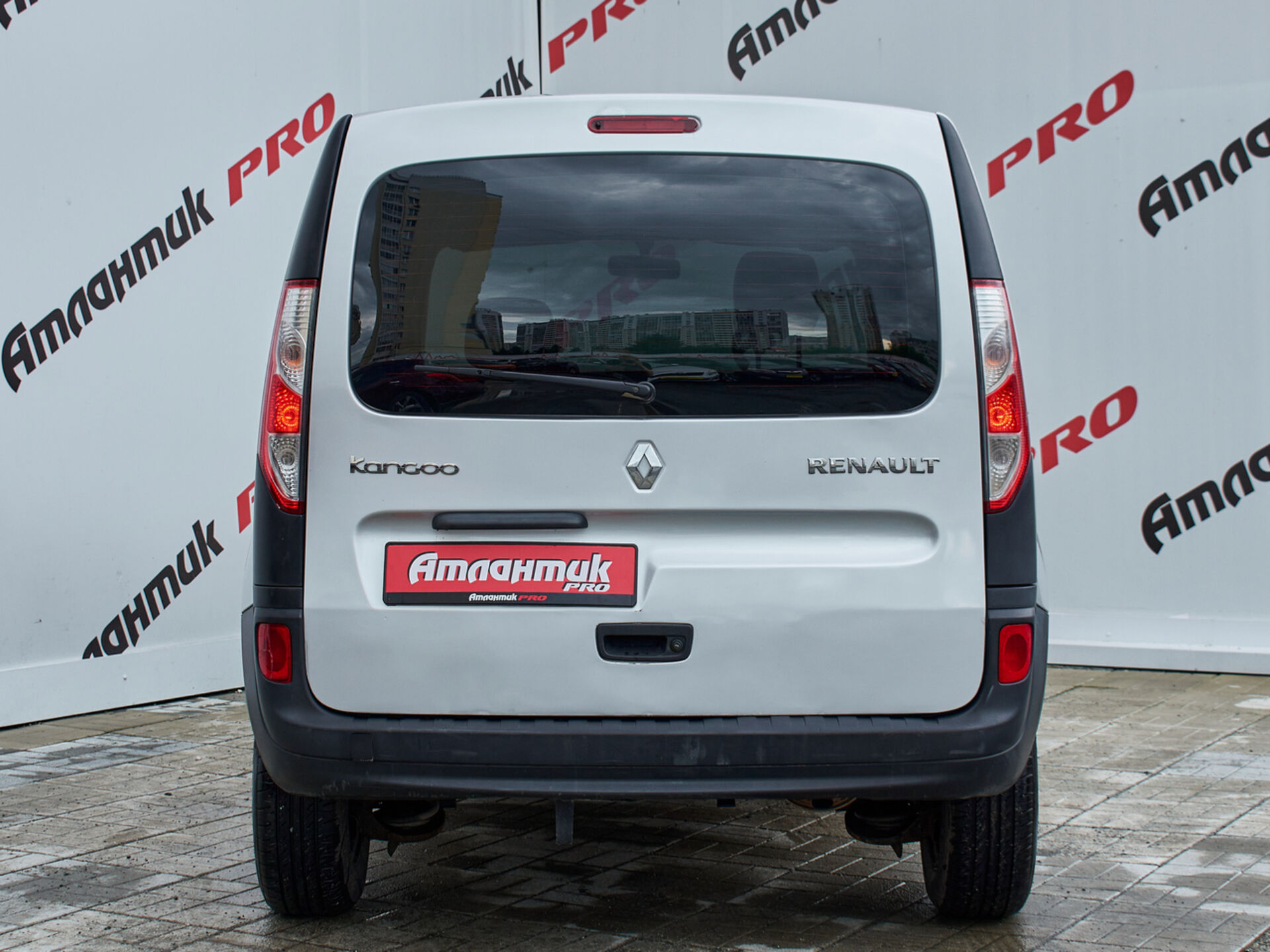 Купить Renault Kangoo 1.6 MT (102 л.с.), 2013 в Екатеренбурге