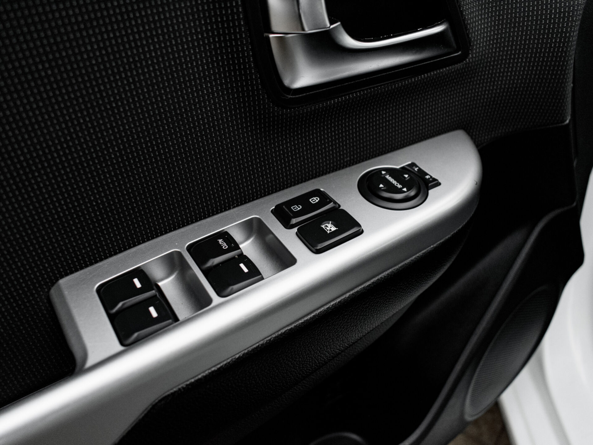 Купить Kia Rio 1.6 AT (123 л.с.), 2015 в Екатеренбурге