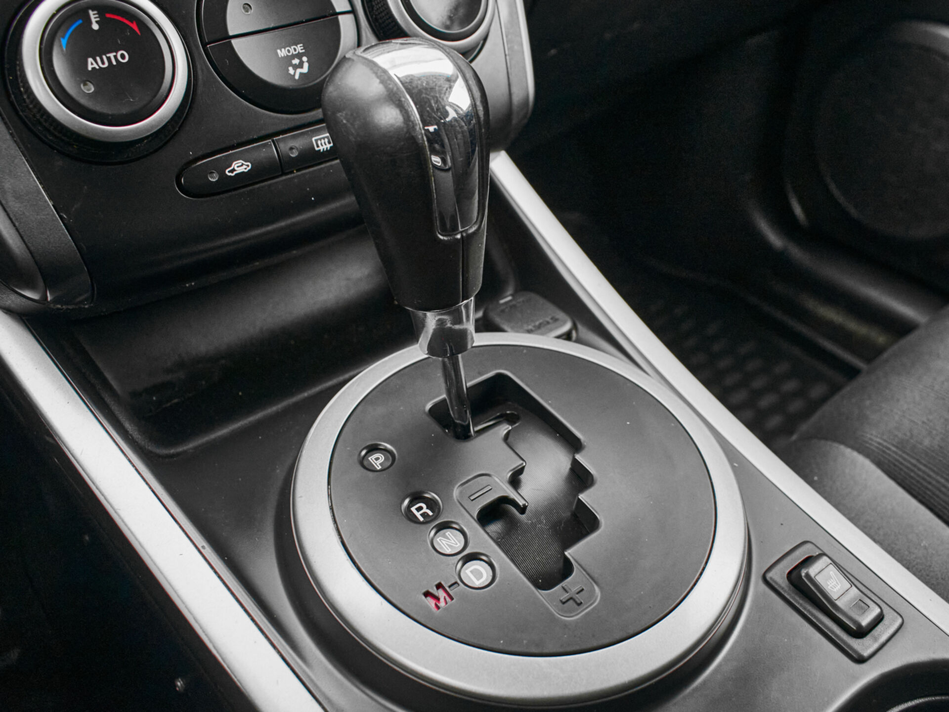 Купить Mazda CX-7 2.5 AT (163 л.с.), 2011 в Екатеренбурге