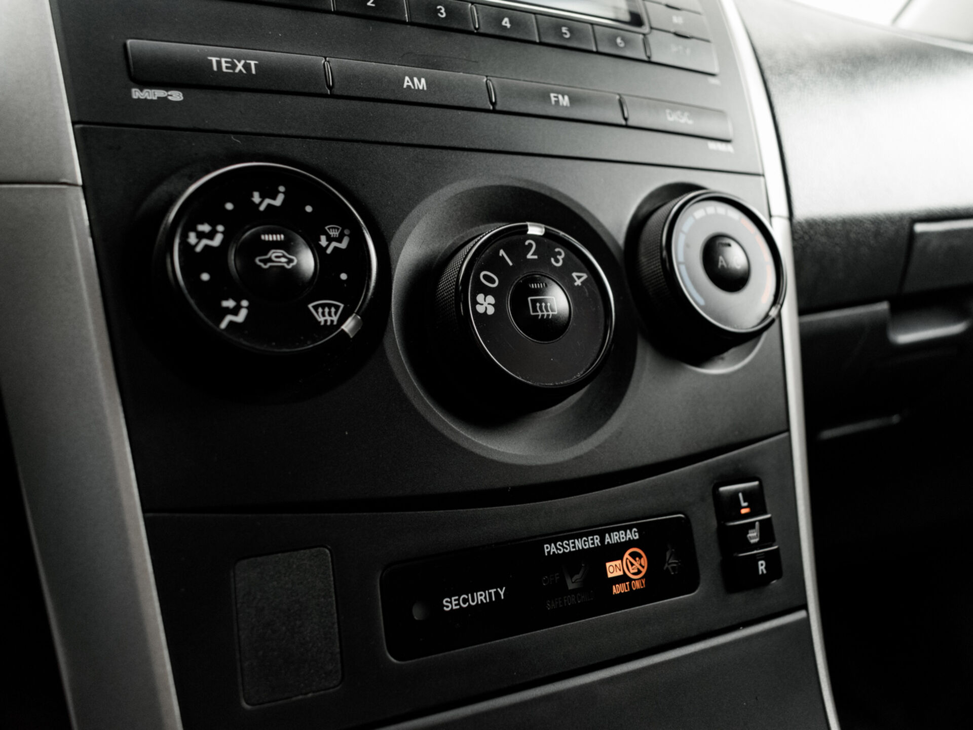 Купить Toyota Corolla 1.6 MT (124 л.с.), 2007 в Екатеренбурге