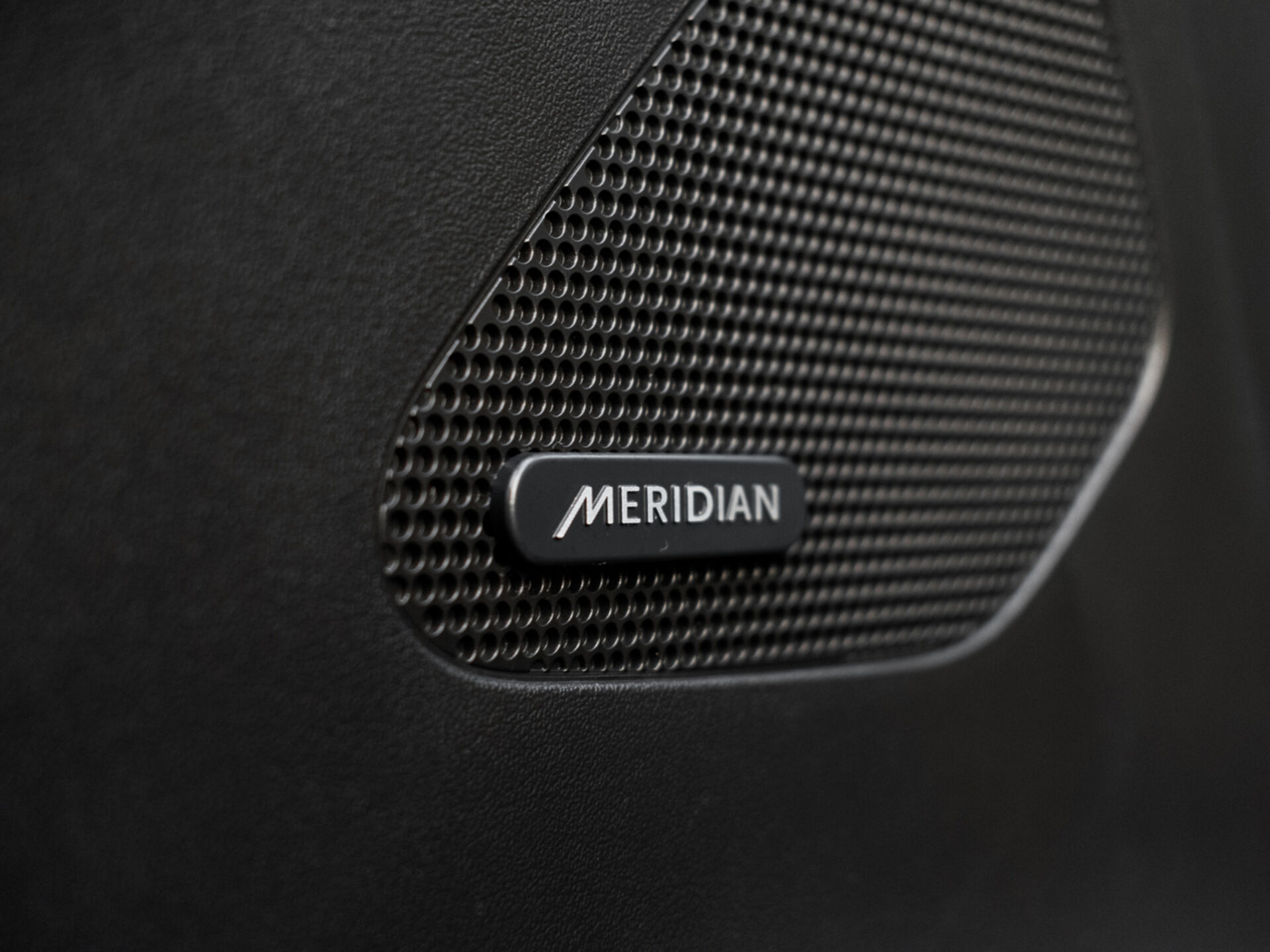 Купить Jaguar F-Pace 3.0d AT (300 л.с.) 4WD, 2018 в Екатеренбурге