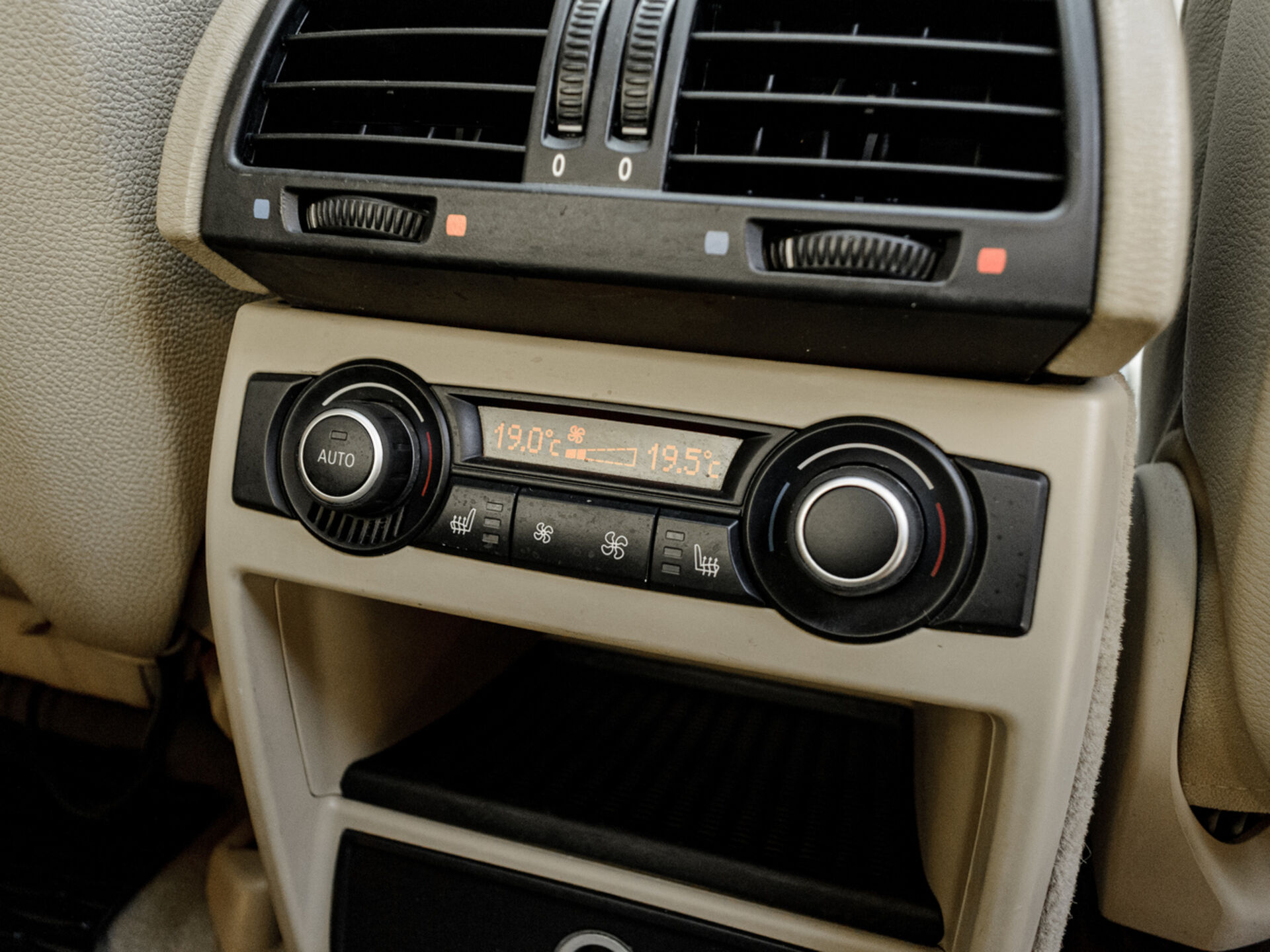 Купить BMW X5 30i 3.0 AT (264 л.с.) 4WD, 2009 в Екатеренбурге