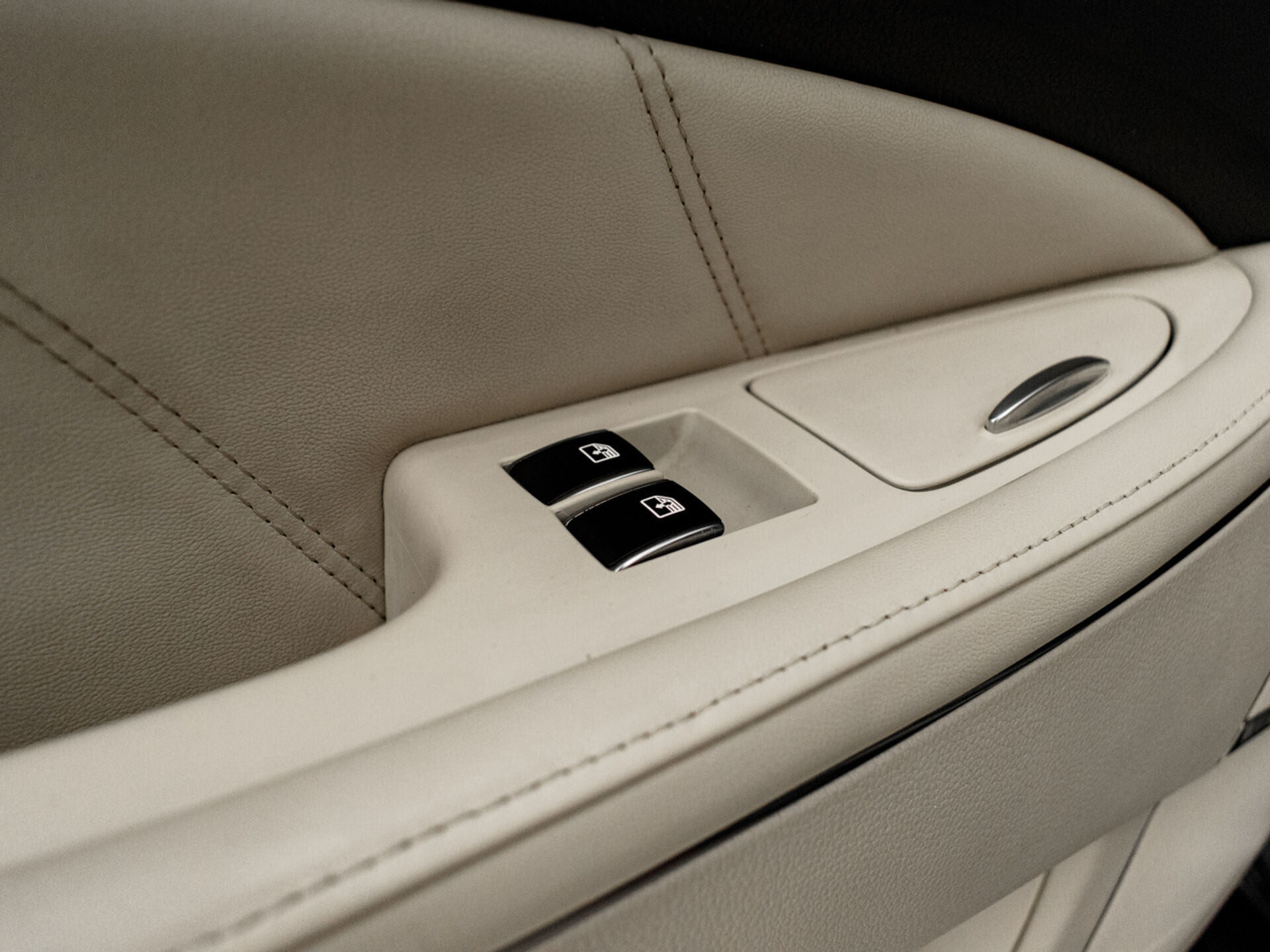 Купить Hyundai Equus 5.0 AT (430 л.с.), 2015 в Екатеренбурге