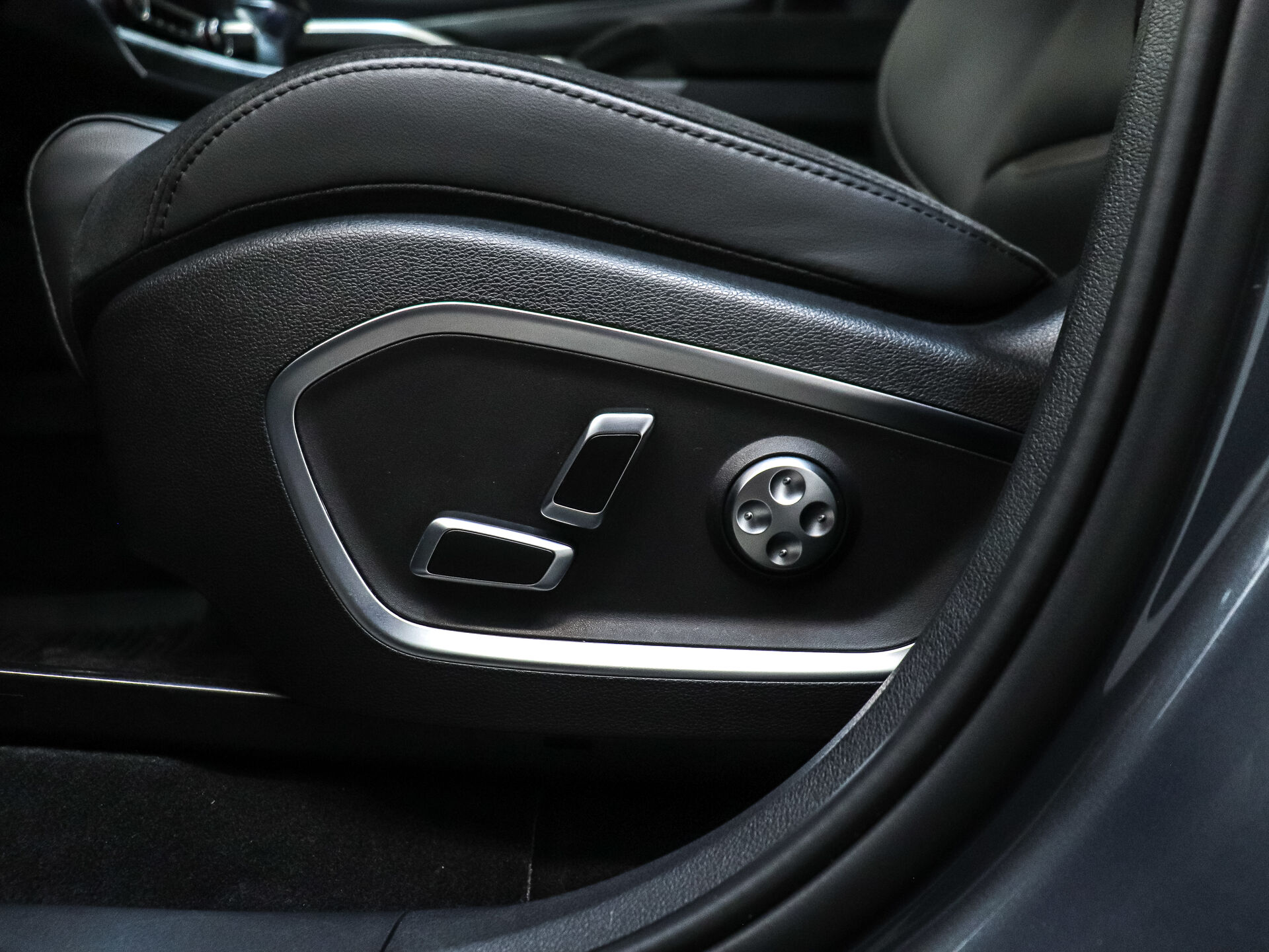 Geely Tugella 2023 10