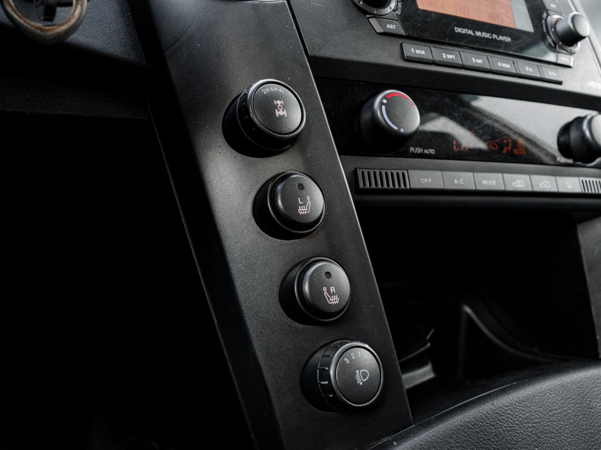 Купить SsangYong Kyron 6-speed 2.3 AT (150 л.с.) 4WD, 2014 в Екатеренбурге