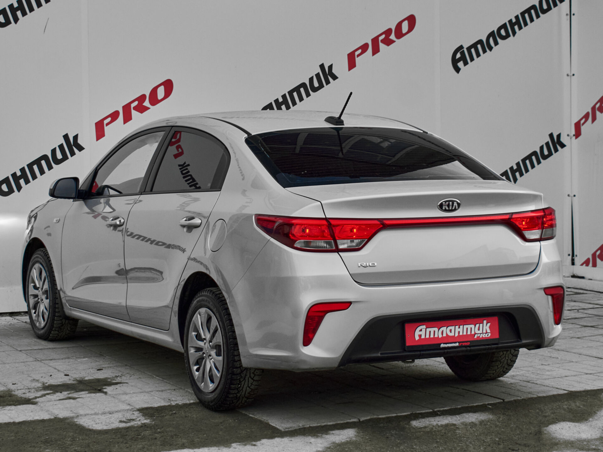 Купить Kia Rio 1.4 MT (100 л.с.), 2017 в Екатеренбурге
