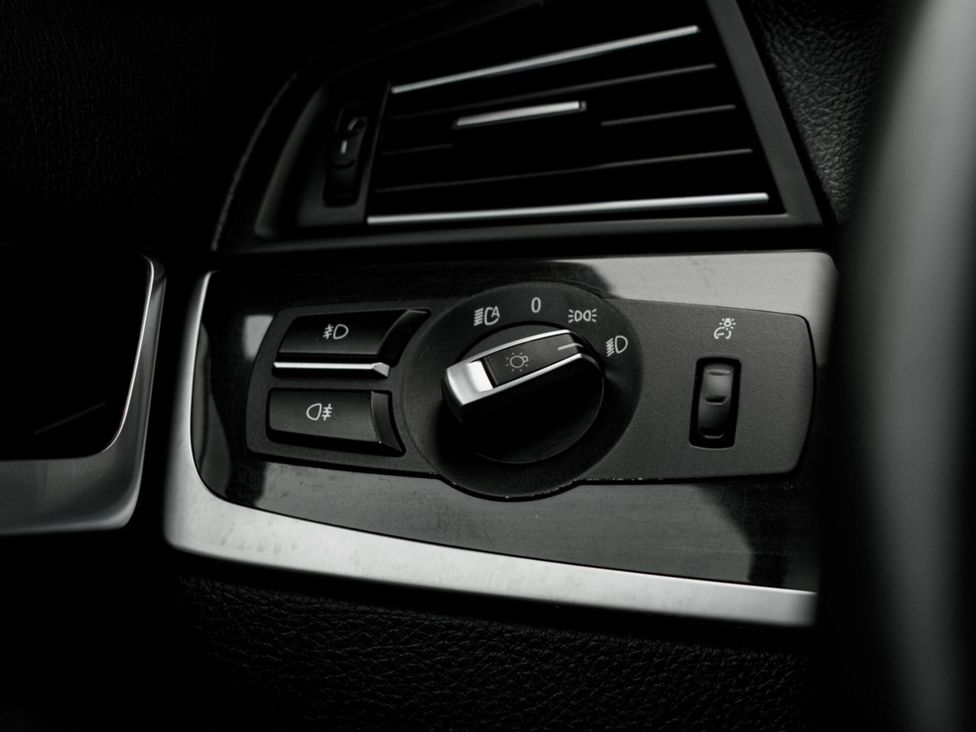 Купить BMW 5 серии 520d 2.0d AT (184 л.с.), 2011 в Екатеренбурге