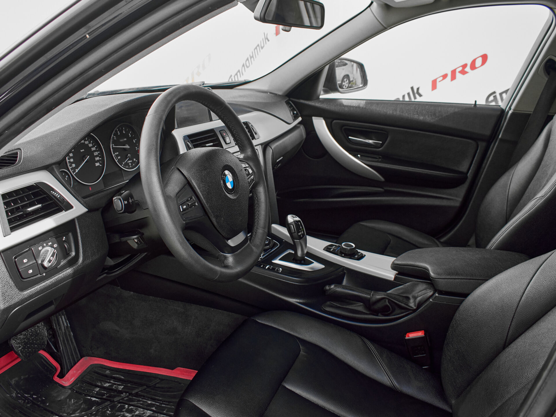 Купить BMW 3 серии 316i 1.6 AT (136 л.с.), 2014 в Екатеренбурге