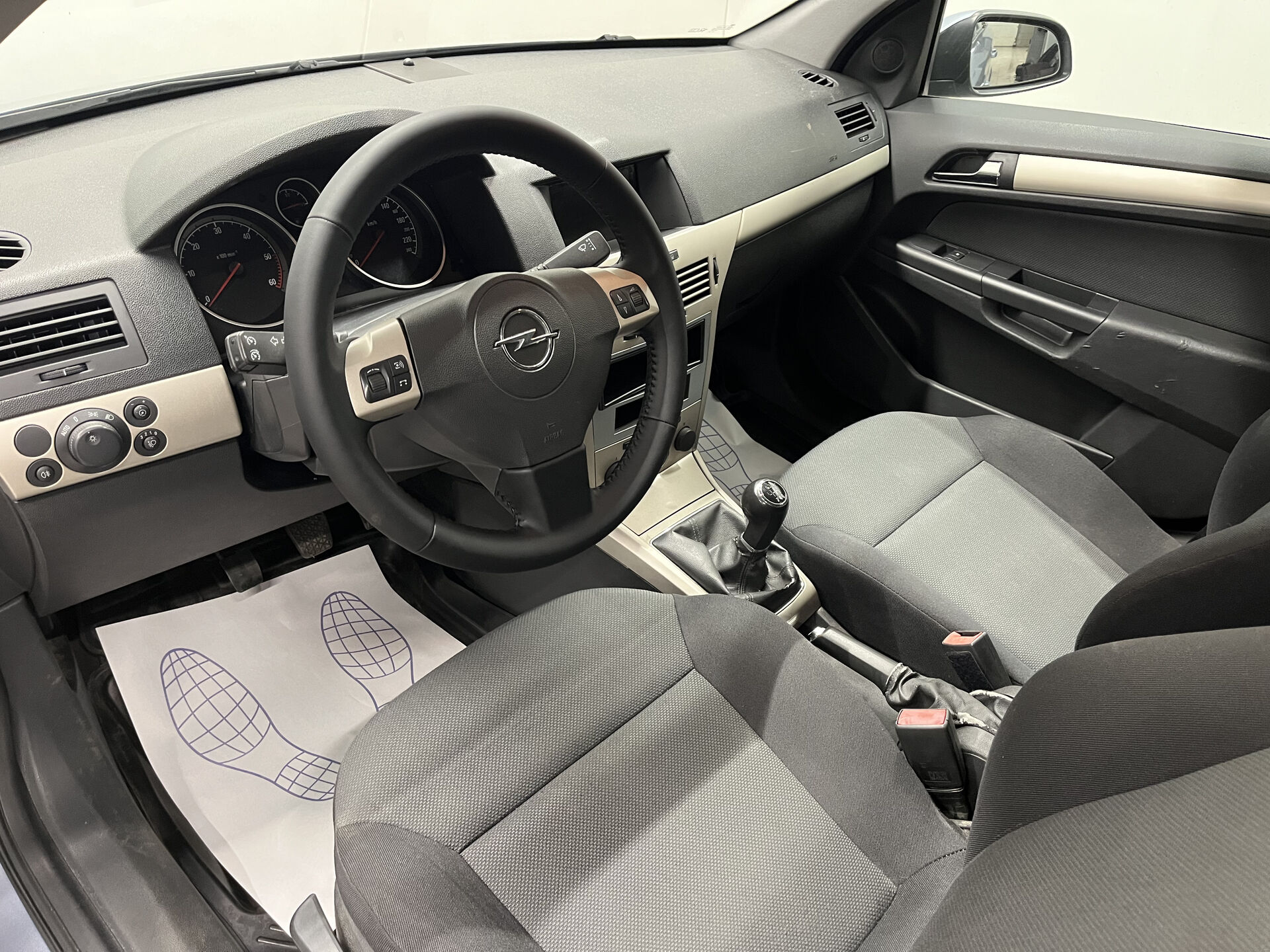 Opel Astra None 2007 г.в., 215 141 км.