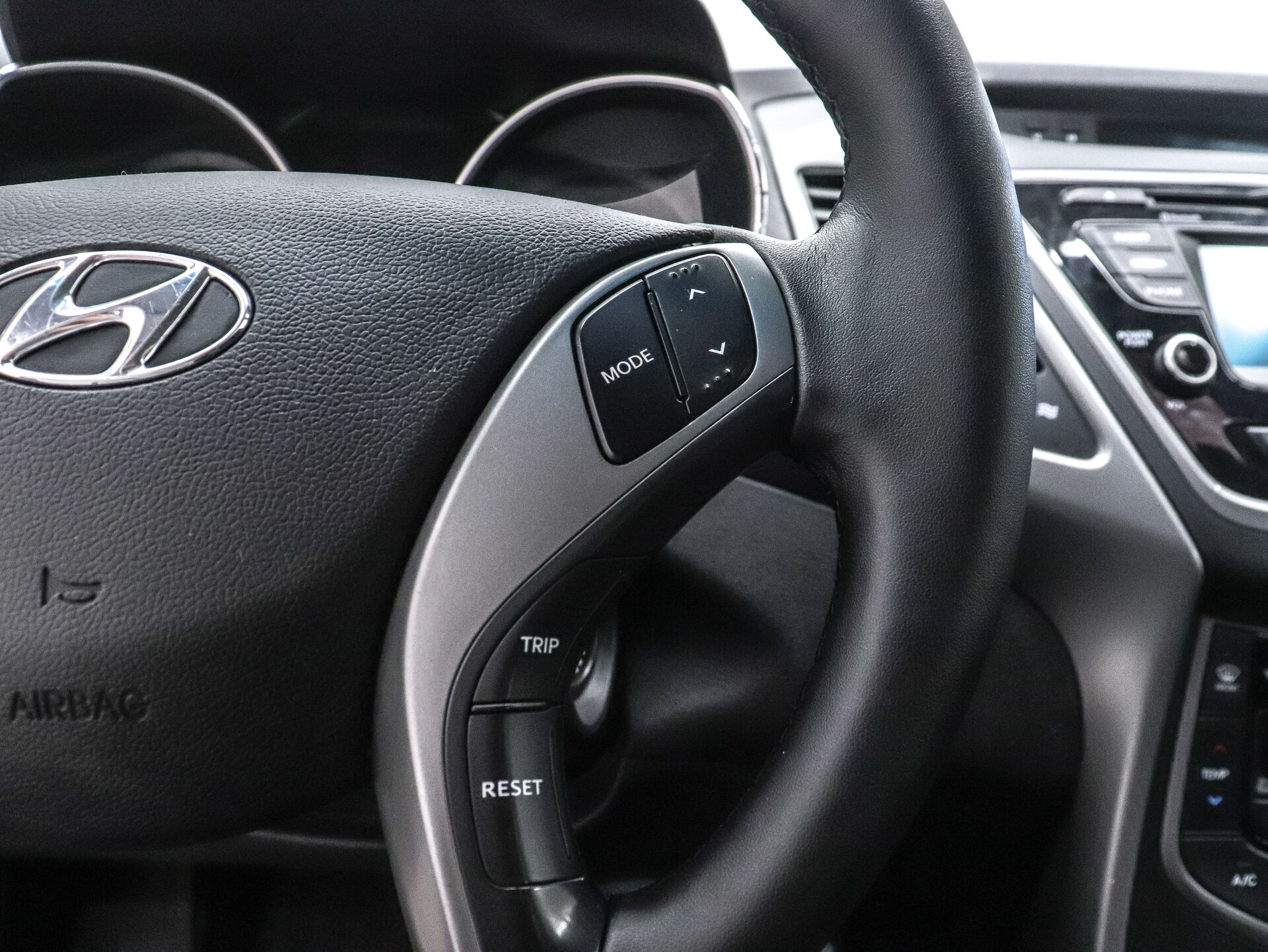 Hyundai Elantra 2013 13