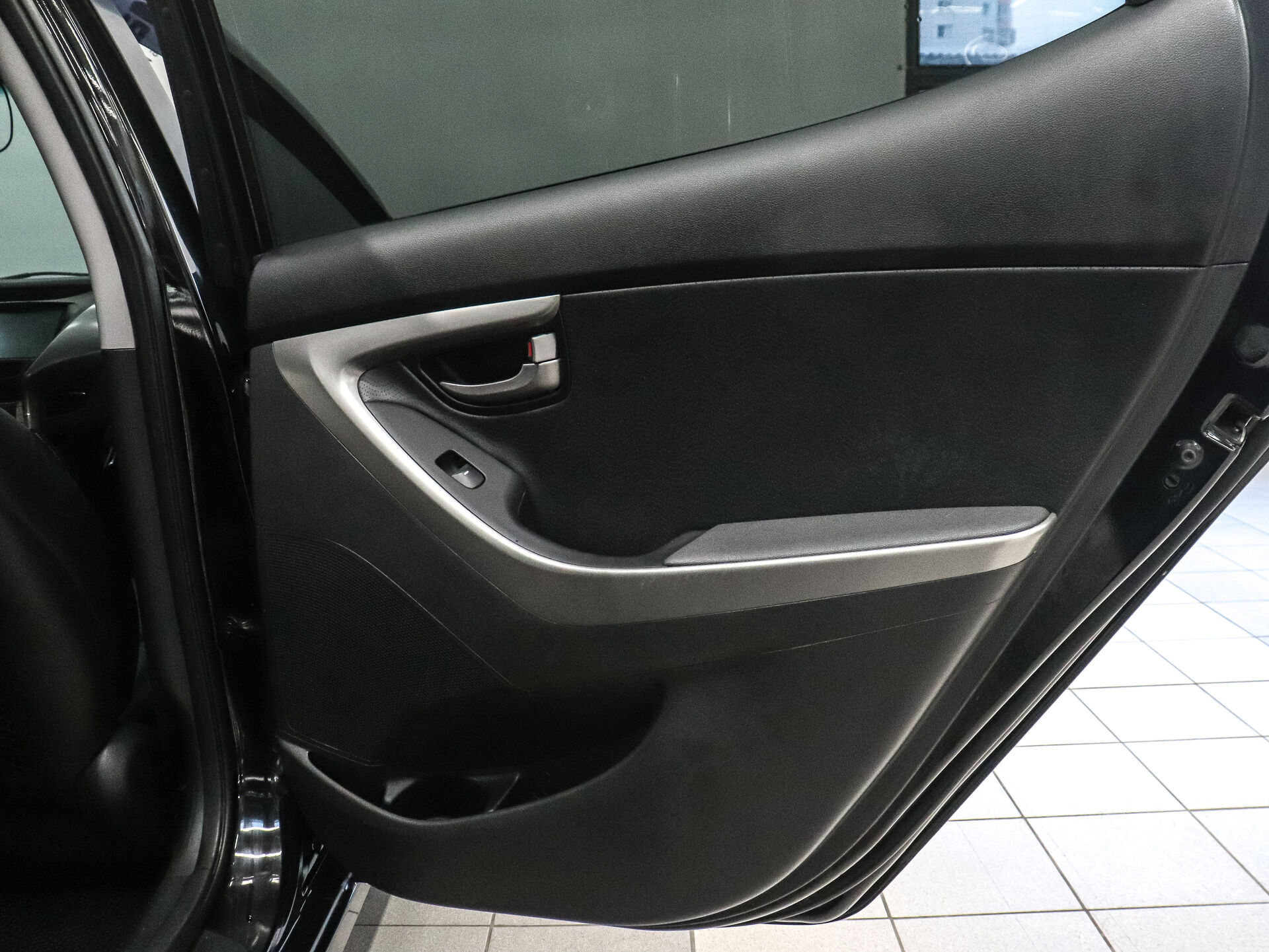 Hyundai Avante 2012 20