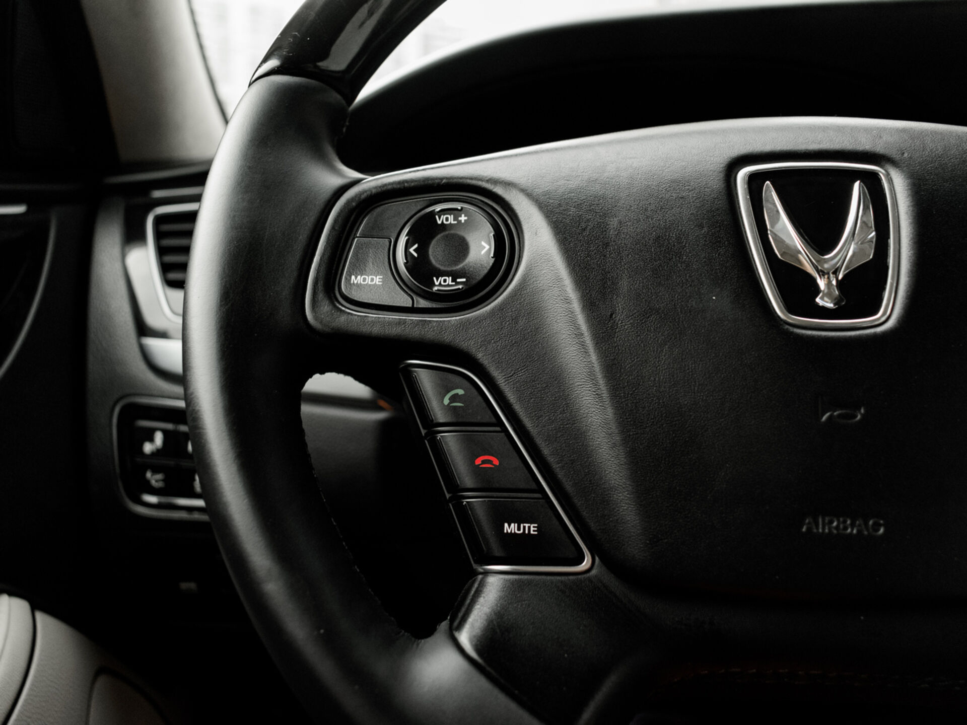 Купить Hyundai Equus 5.0 AT (430 л.с.), 2015 в Екатеренбурге