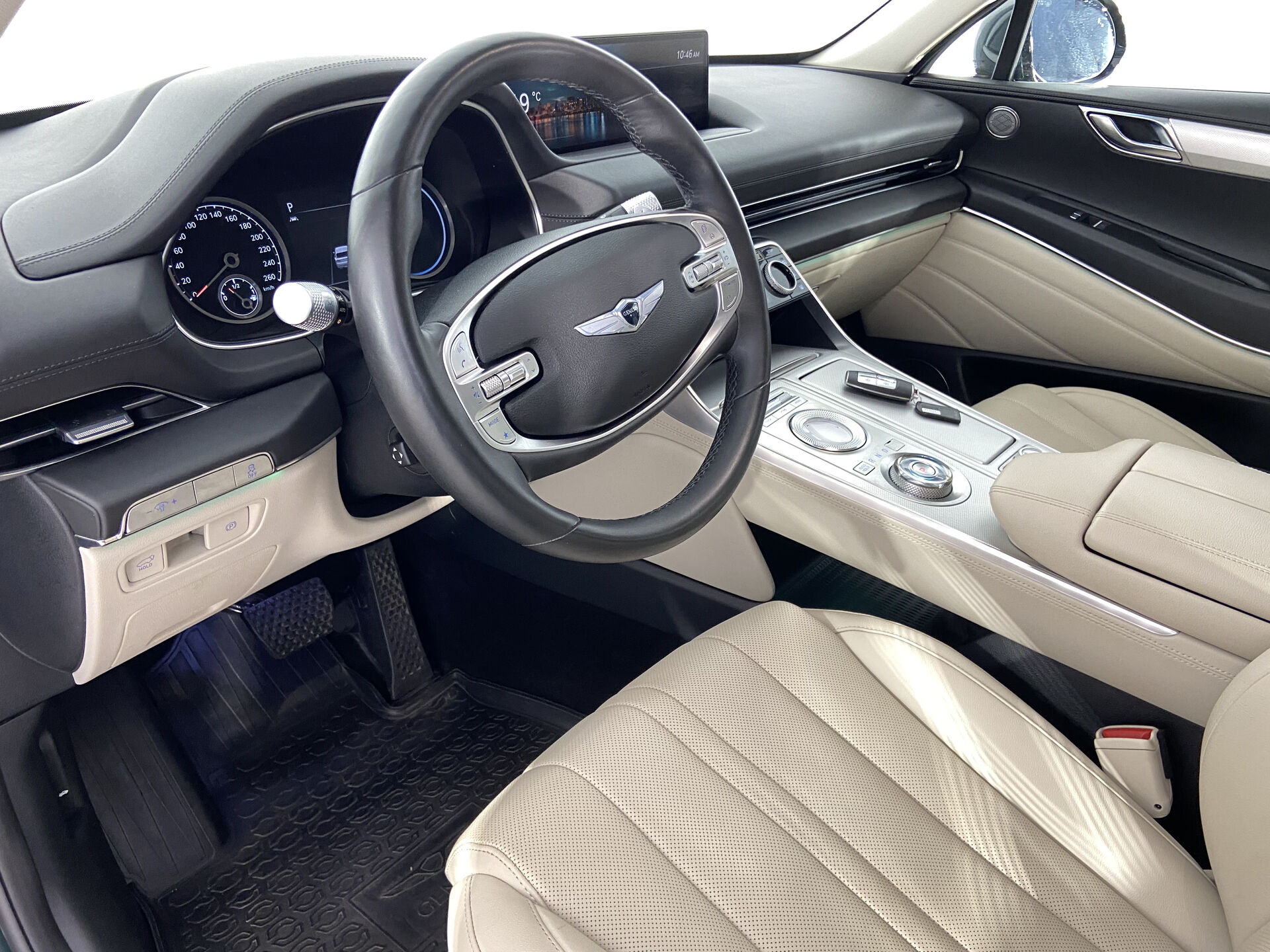 Genesis GV80 Premium + Comfort + Третий ряд сидений 2021 г.в., 54 571 км.