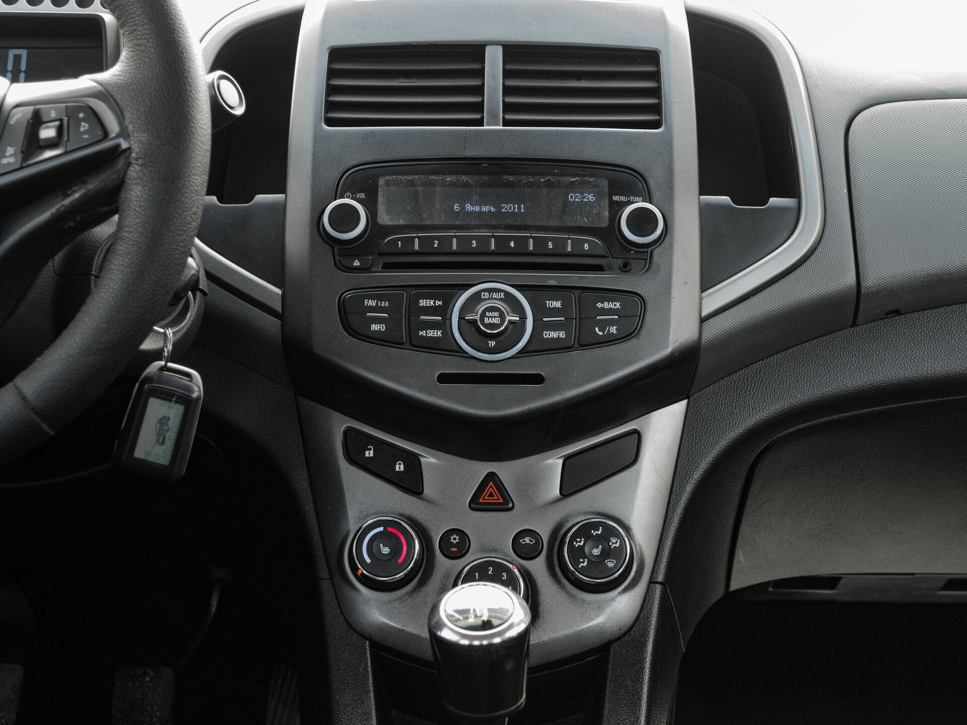 Купить Chevrolet Aveo 1.6 MT (115 л.с.), 2012 в Екатеренбурге