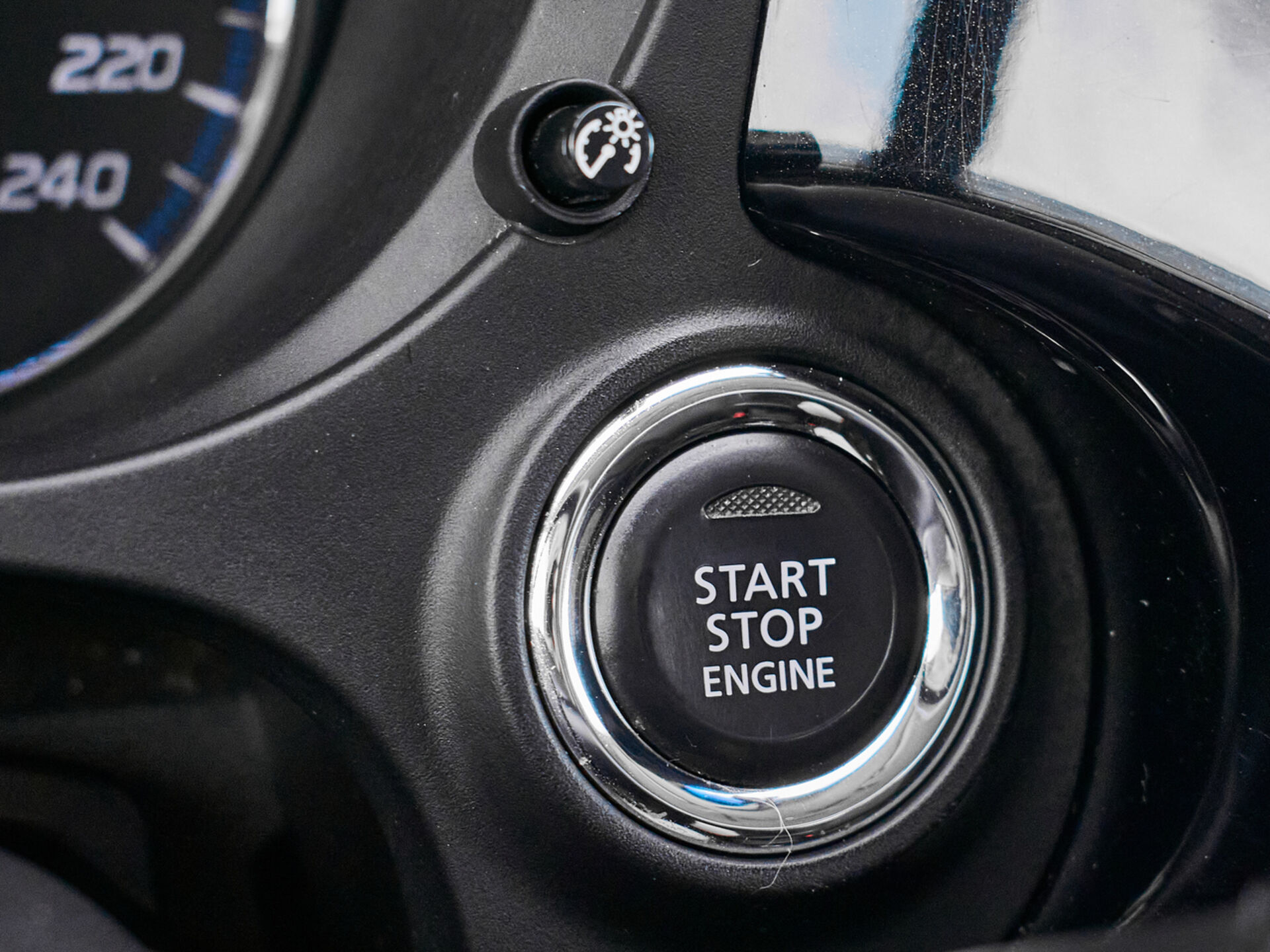 Купить Mitsubishi Outlander 2.0 CVT (146 л.с.) 4WD, 2017 в Екатеренбурге
