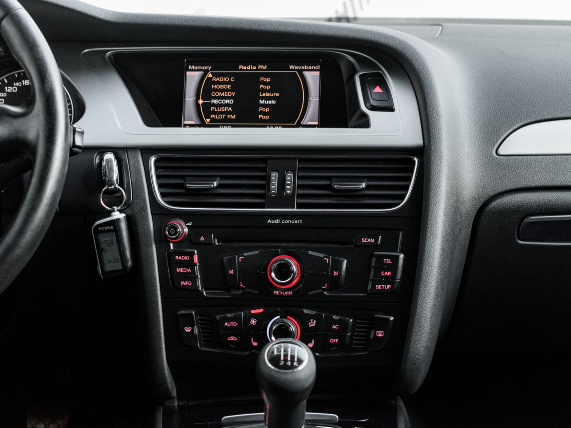 Купить Audi A4 1.8 MT (120 л.с.), 2011 в Екатеренбурге