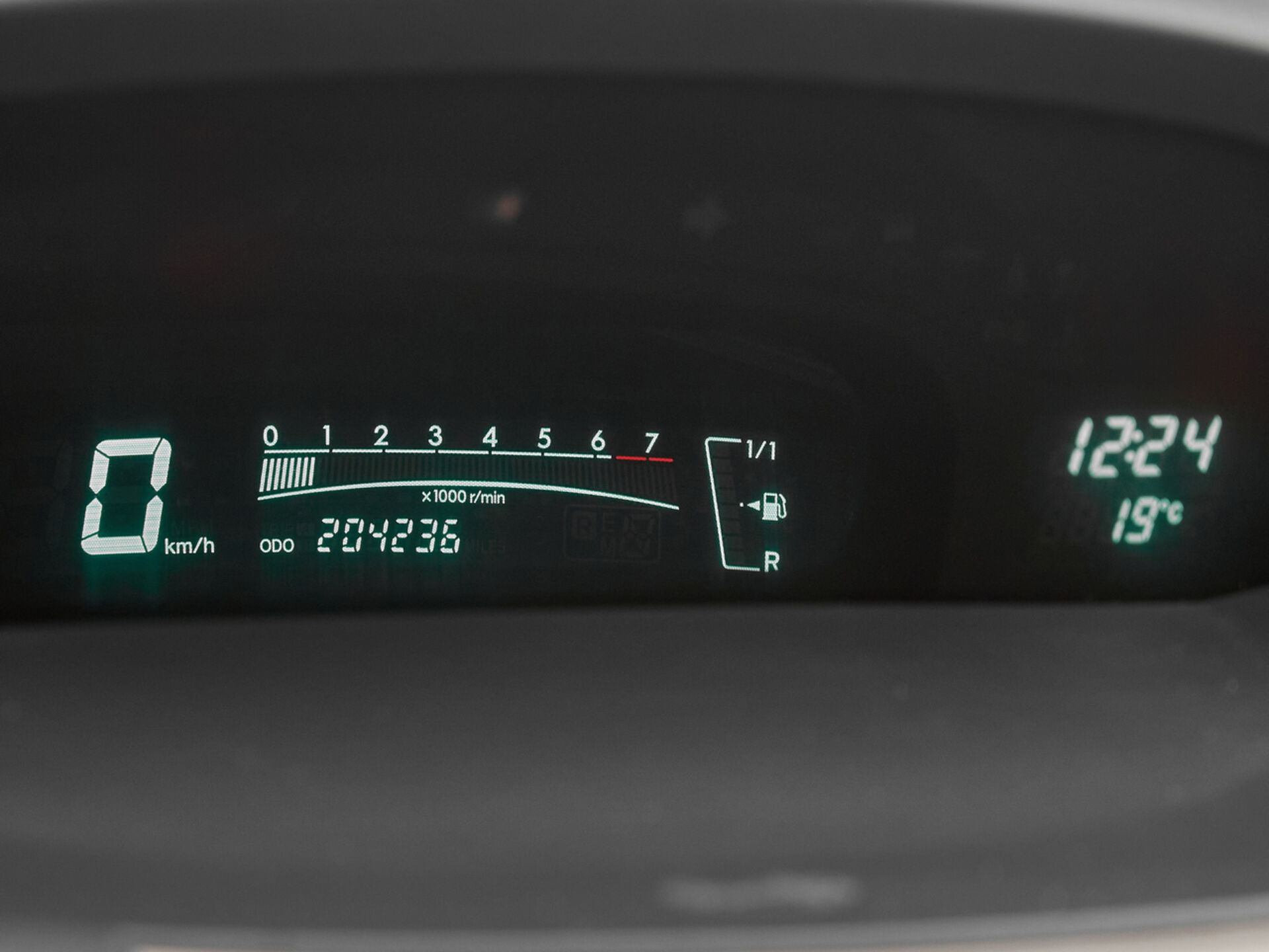 Купить Toyota Yaris 1.0 MT (69 л.с.), 2008 в Екатеренбурге