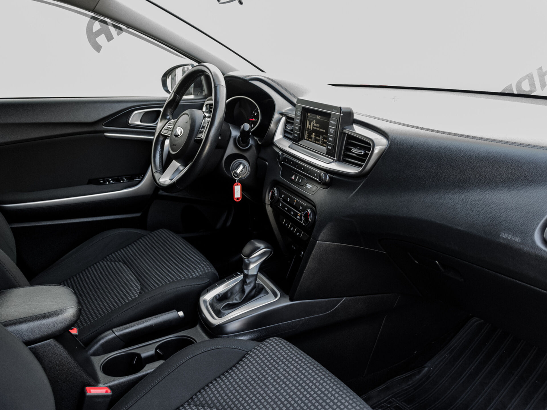 Купить Kia Ceed 1.6 AT (128 л.с.), 2018 в Екатеренбурге