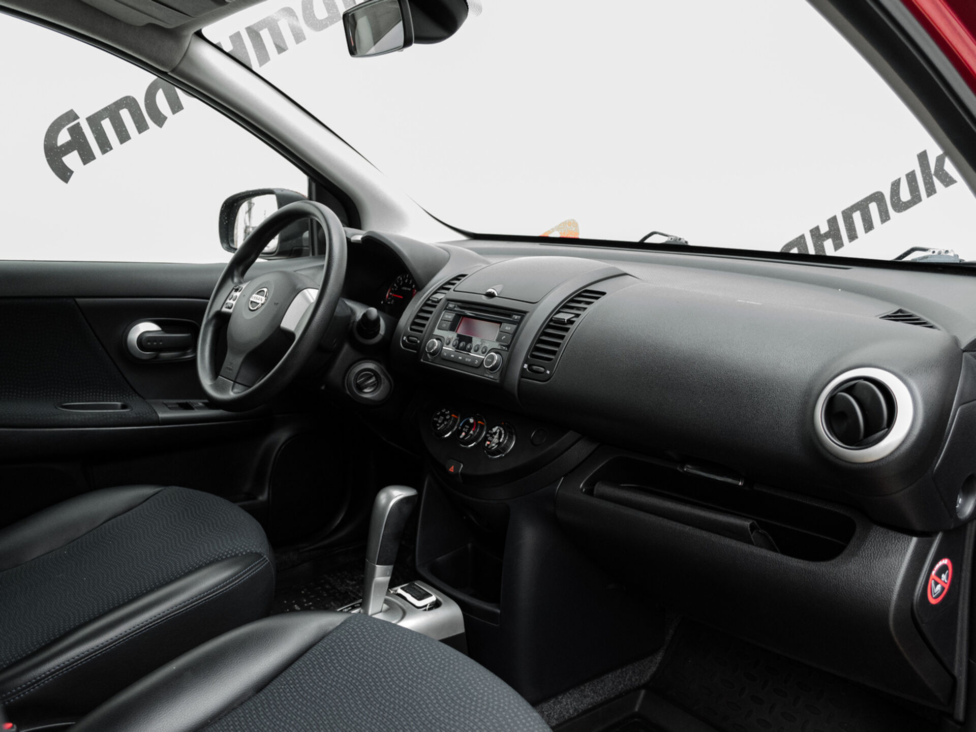 Купить Nissan Note 1.6 AT (110 л.с.), 2013 в Екатеренбурге