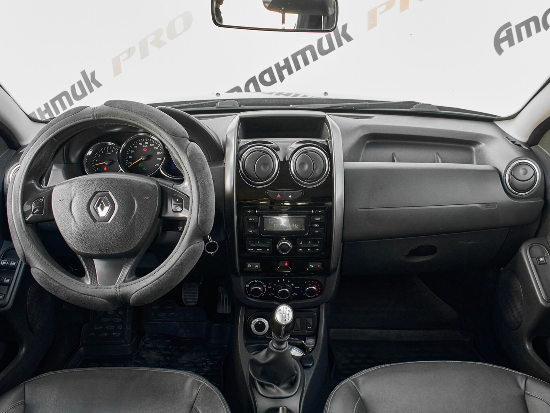 Купить Renault Duster 2.0 MT (143 л.с.) 4WD, 2015 в Екатеренбурге