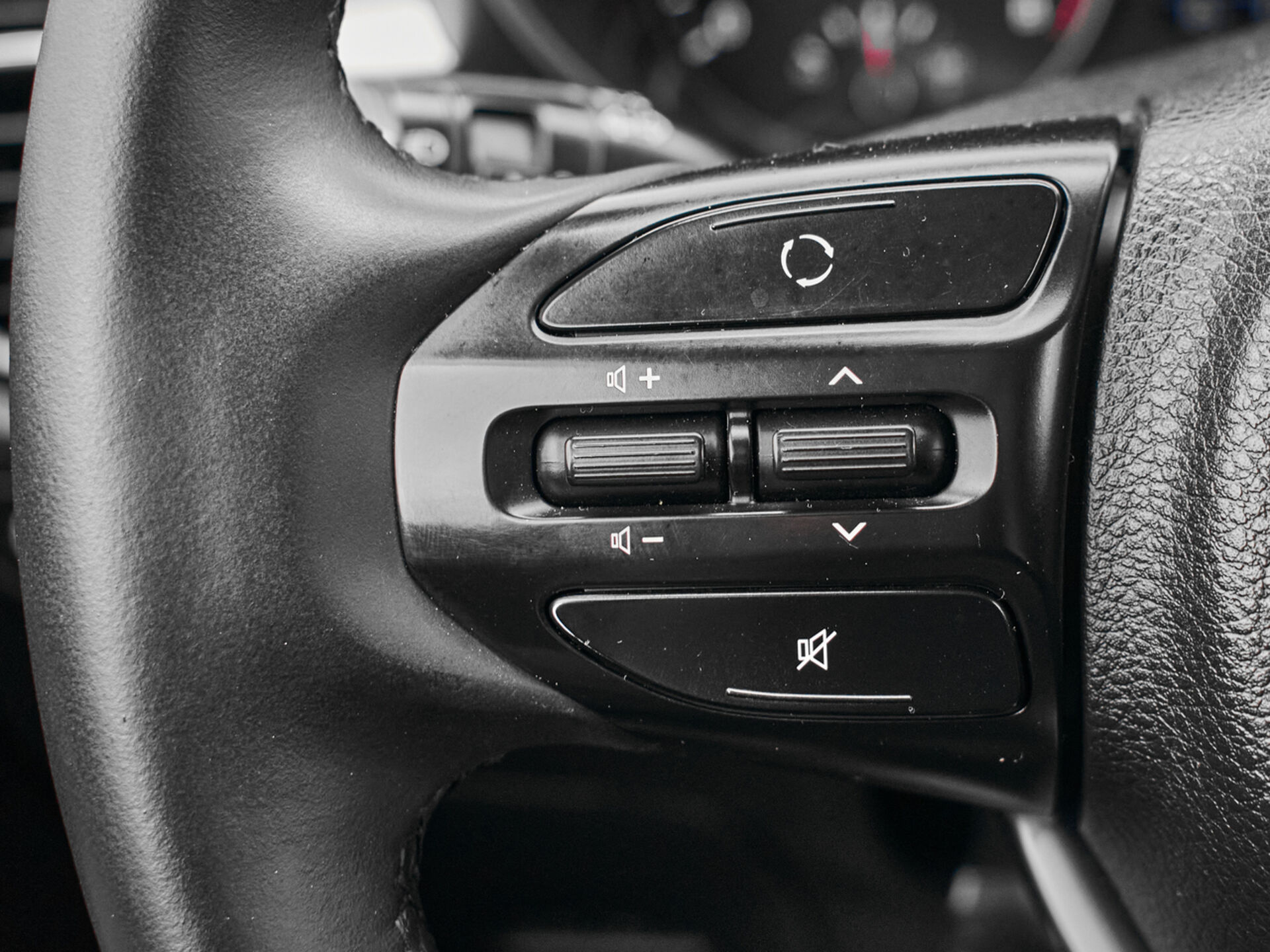 Купить Kia Rio 1.6 AT (123 л.с.), 2018 в Екатеренбурге