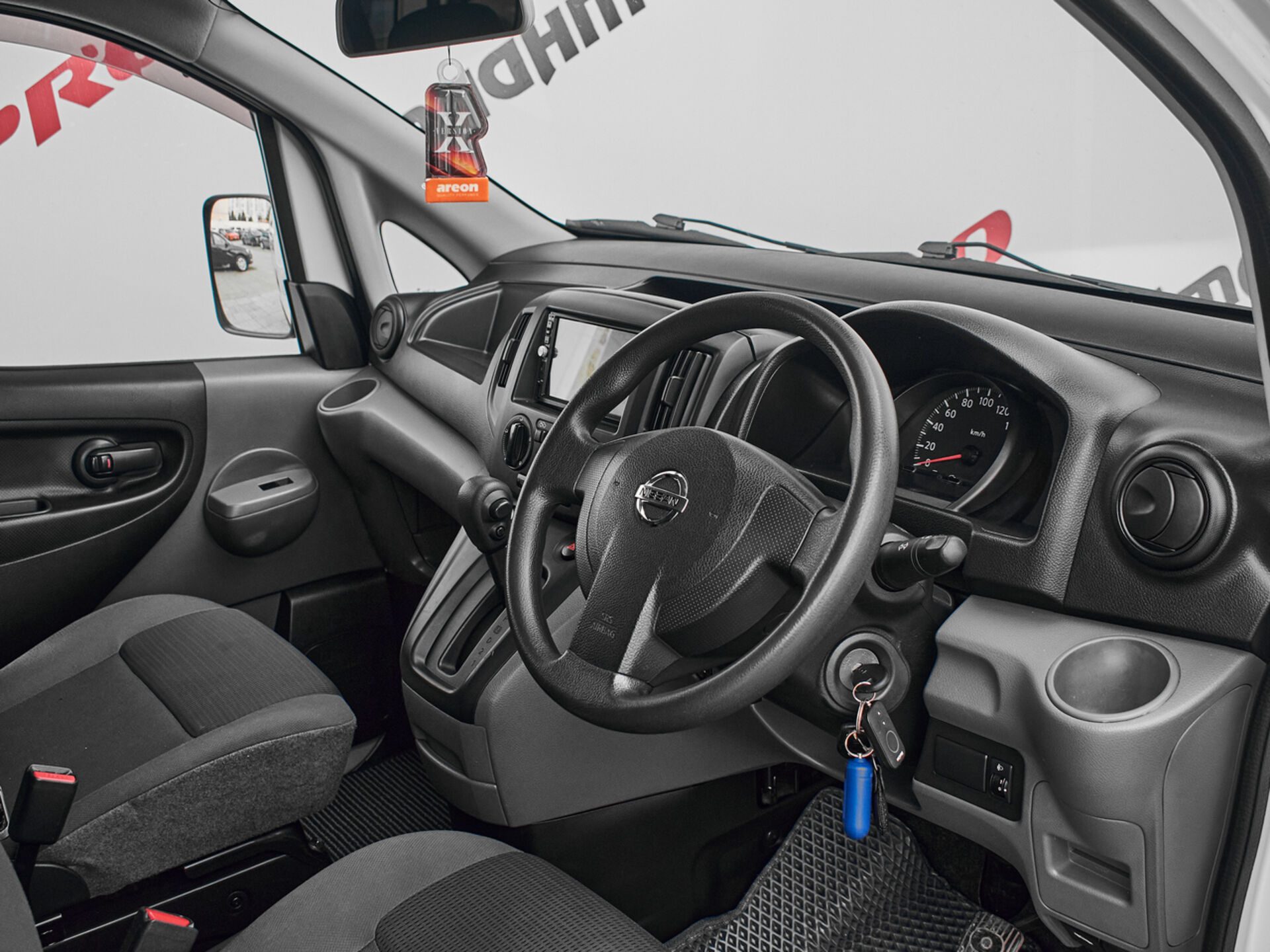 Купить Nissan NV200 1.6 AT (109 л.с.), 2012 в Екатеренбурге