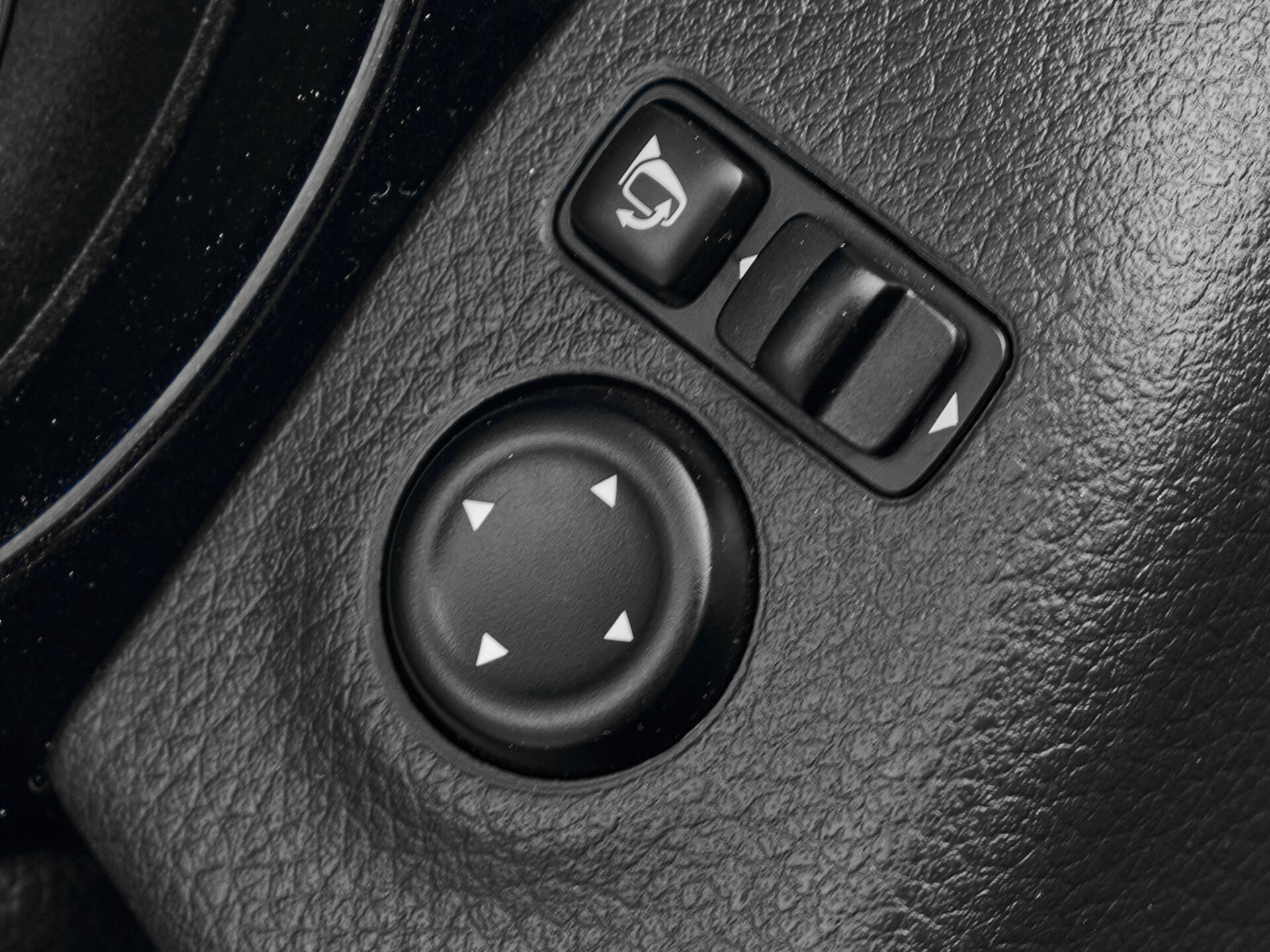 Купить Nissan Qashqai 2.0 CVT (144 л.с.) 4WD, 2016 в Екатеренбурге