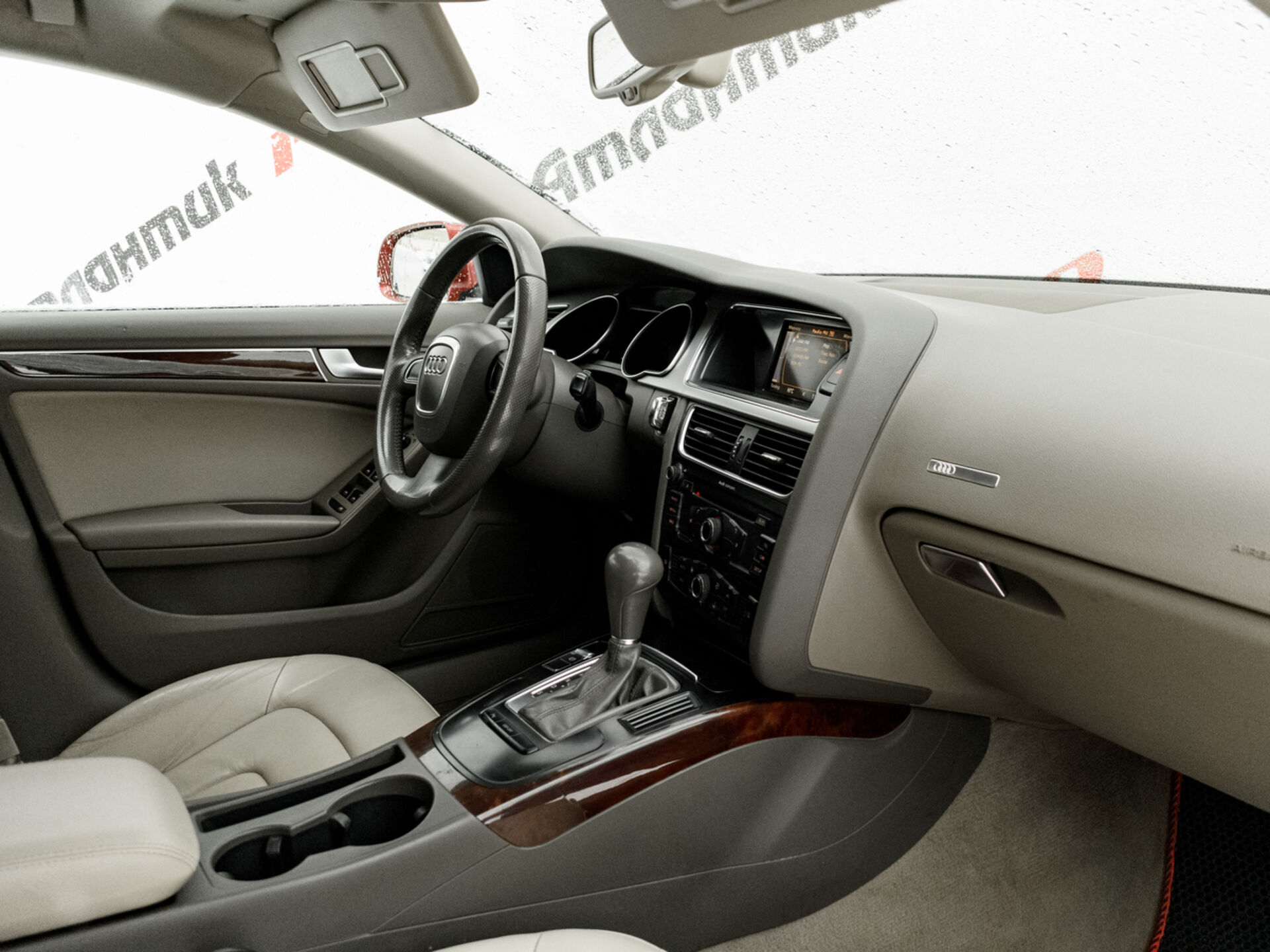 Купить Audi A5 2.0 CVT (180 л.с.), 2010 в Екатеренбурге