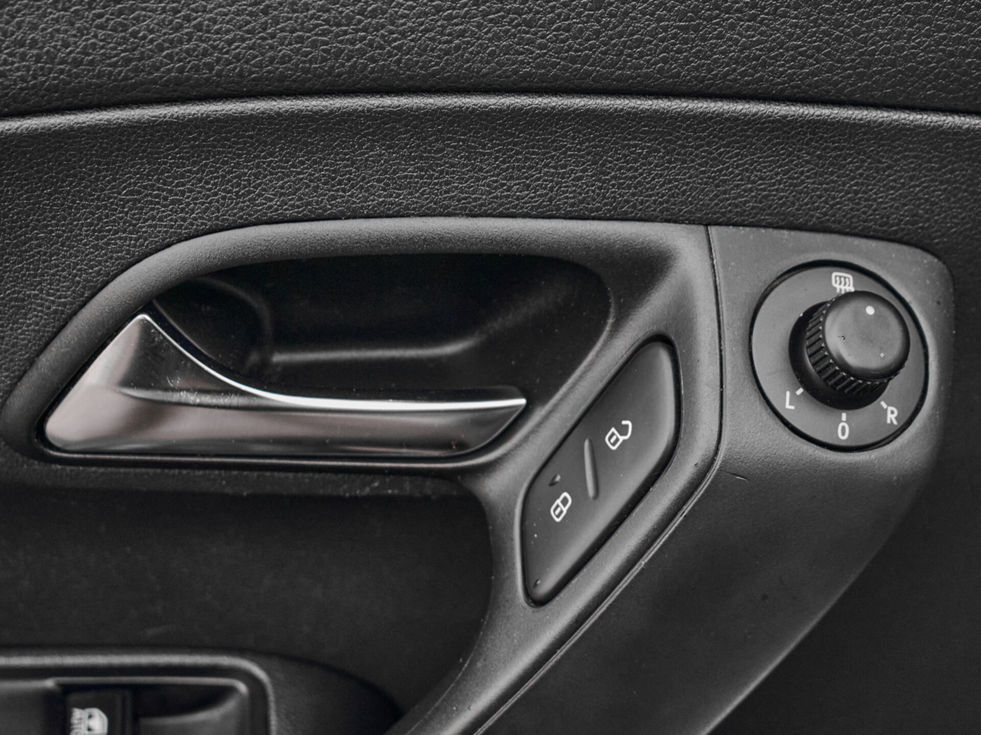 Купить Volkswagen Polo 1.6 AT (105 л.с.), 2015 в Екатеренбурге