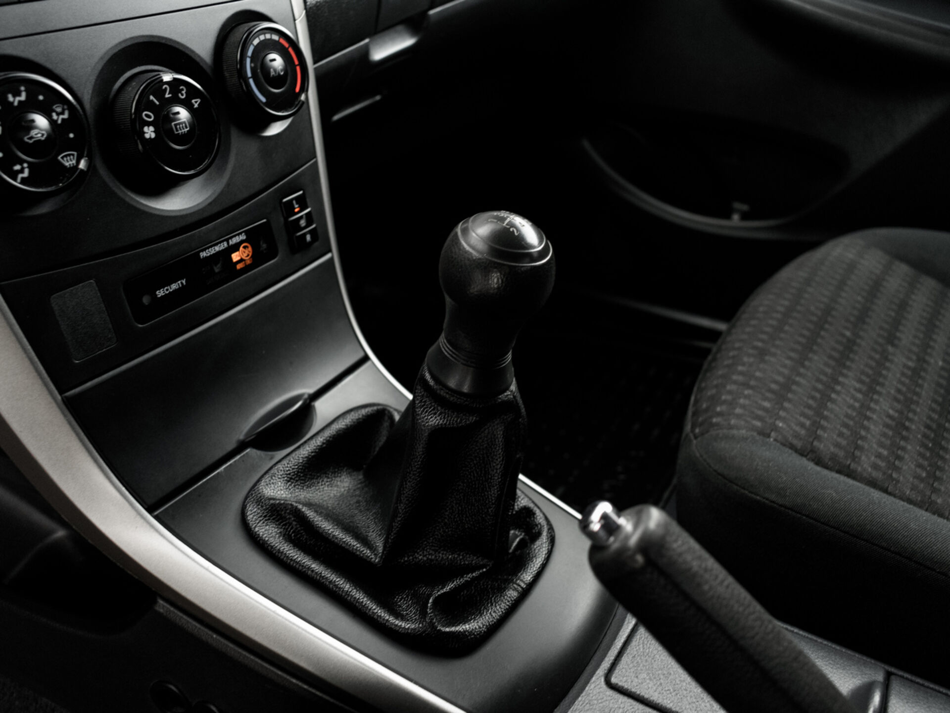 Купить Toyota Corolla 1.6 MT (124 л.с.), 2007 в Екатеренбурге